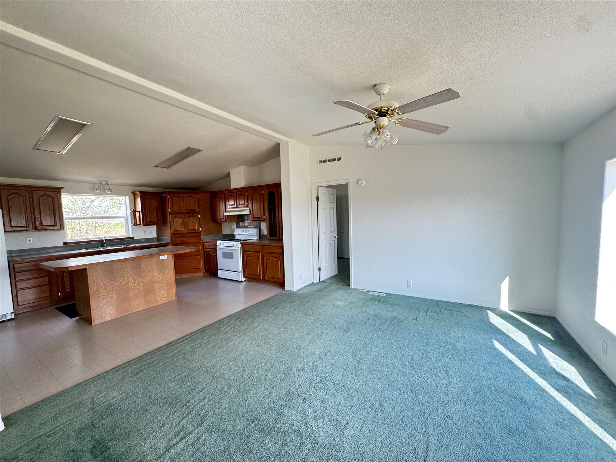 7155 Montana Avenue Property Photo 12