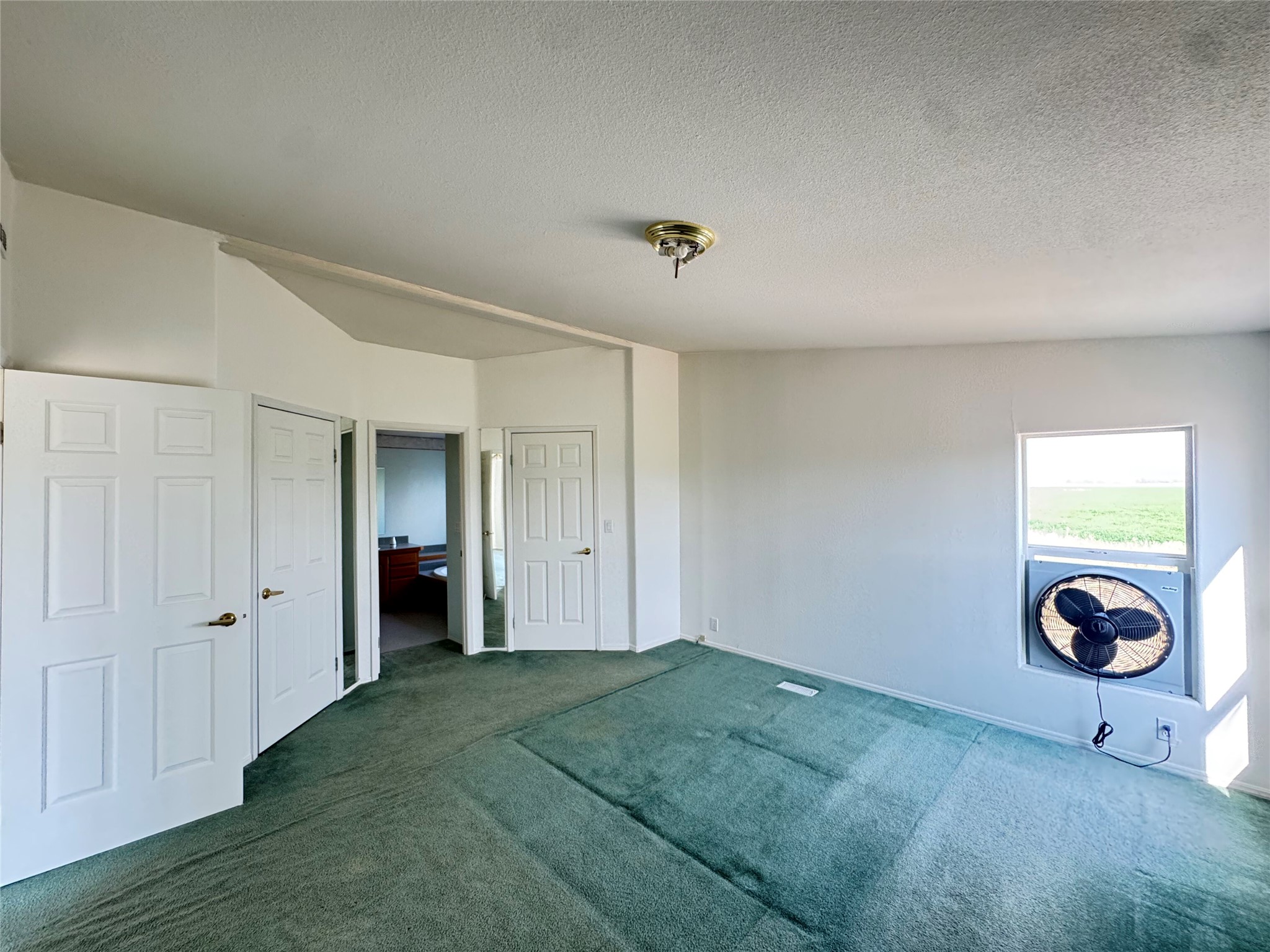 7155 Montana Avenue Property Photo 14