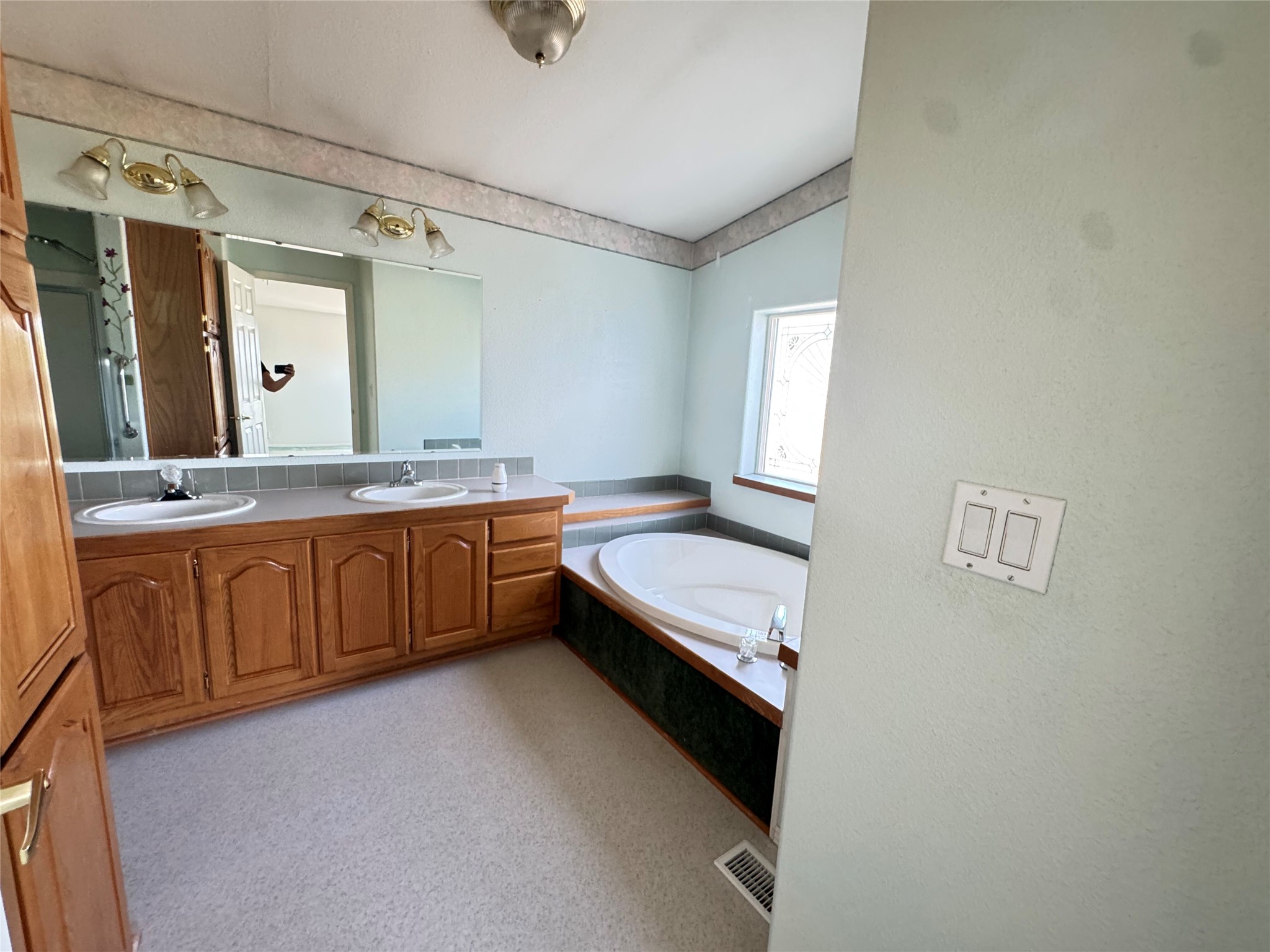 7155 Montana Avenue Property Photo 17