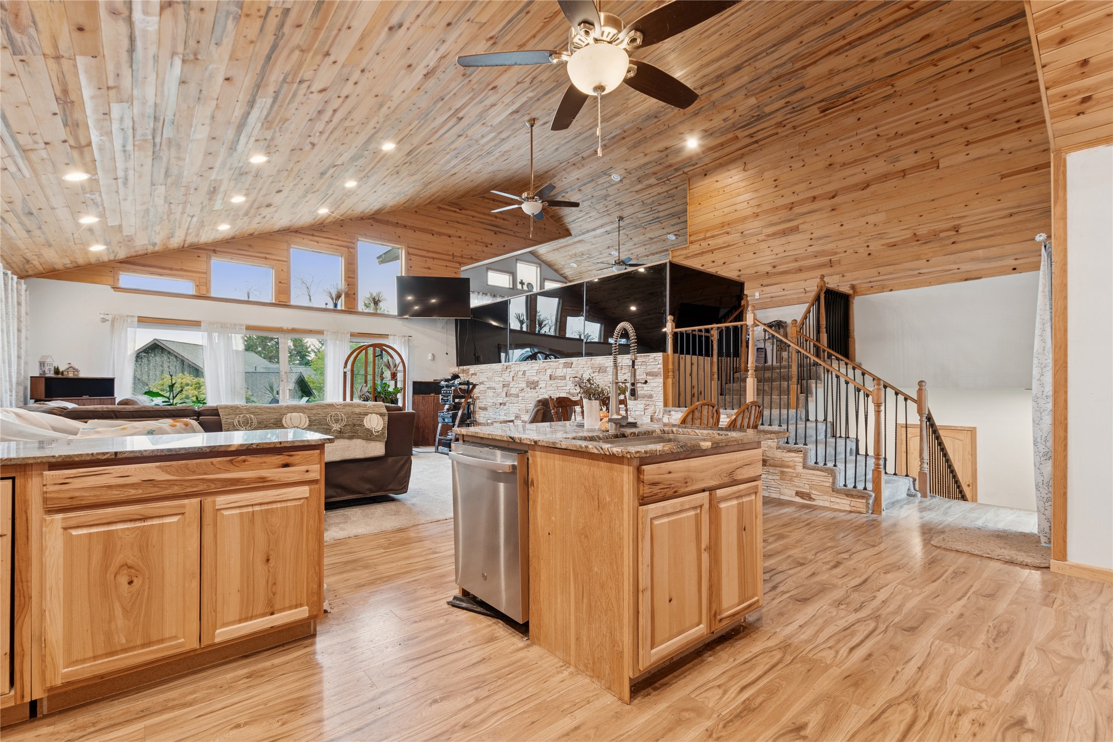 150 Whisper Ridge Drive Property Photo 3