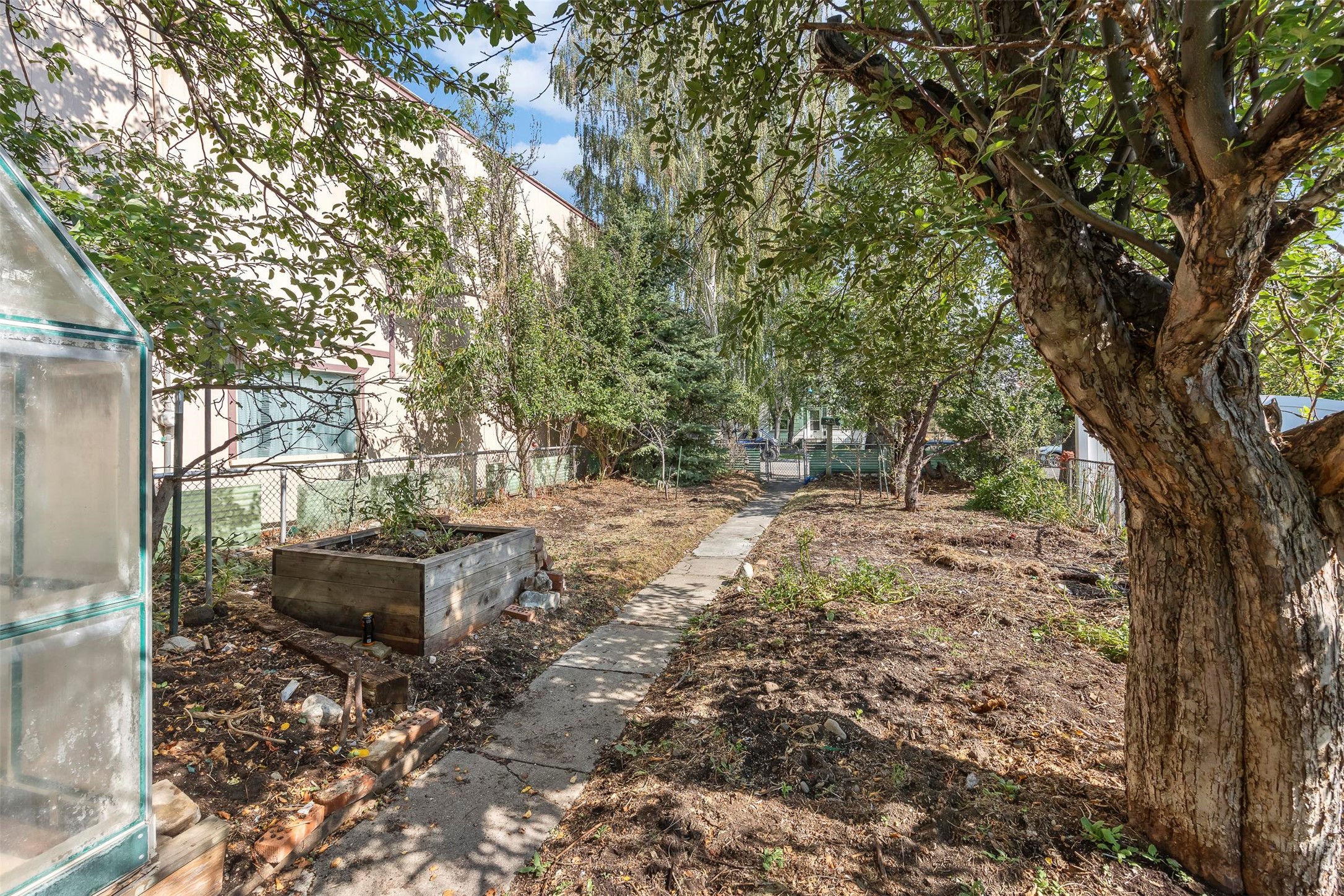 1003 E 3rd Street Property Photo 3