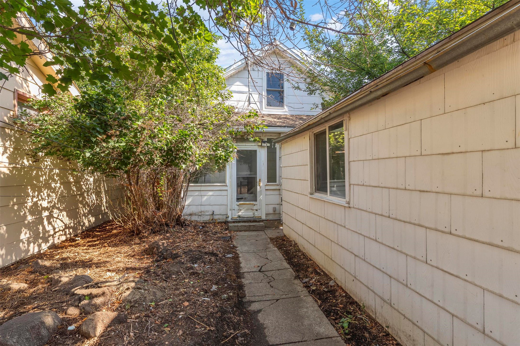 1003 E 3rd Street Property Photo 7