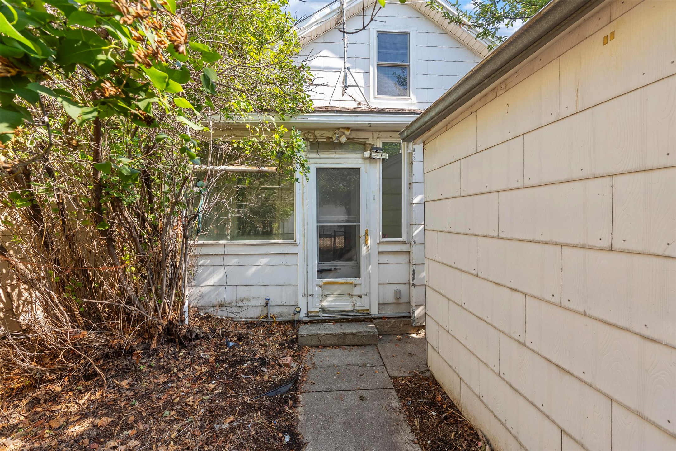 1003 E 3rd Street Property Photo 8