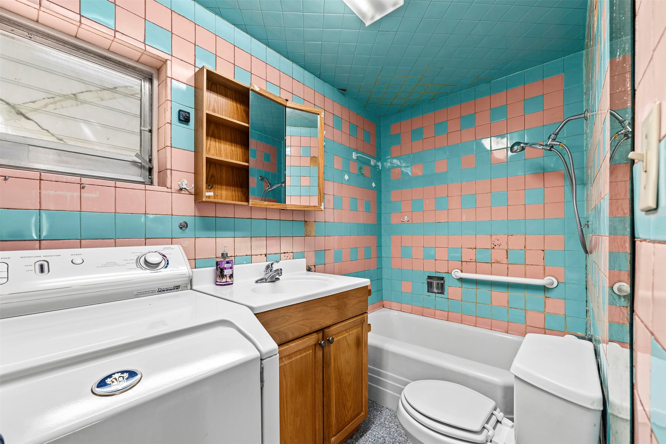 1003 E 3rd Street Property Photo 23