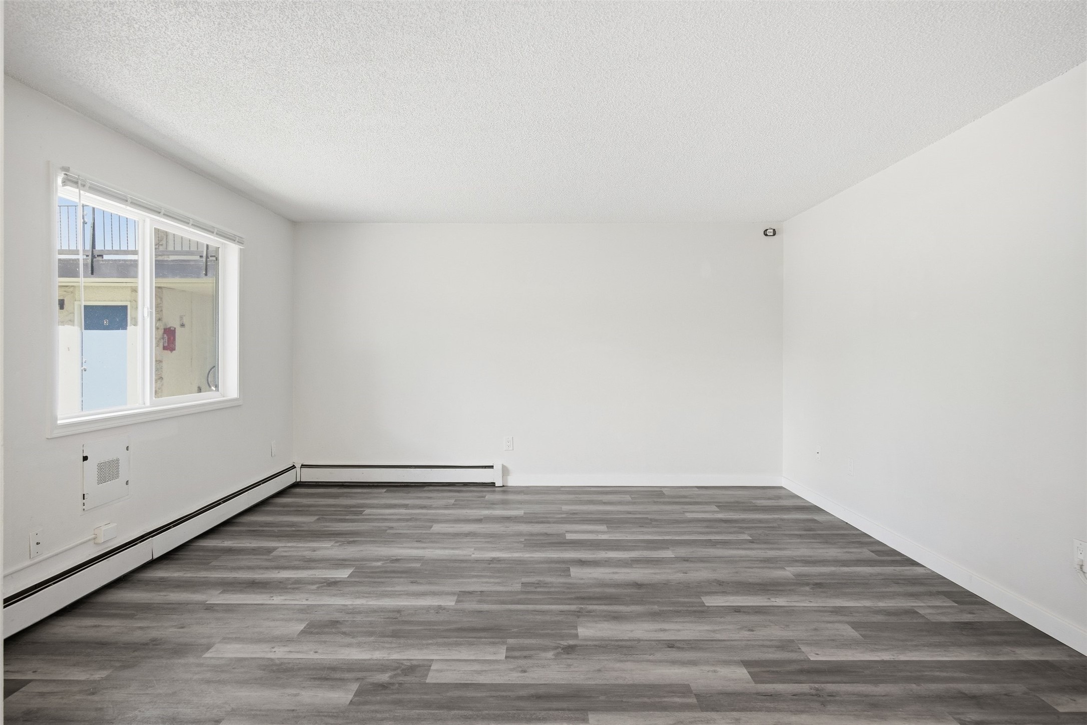 130 W Kent Avenue Property Photo 13