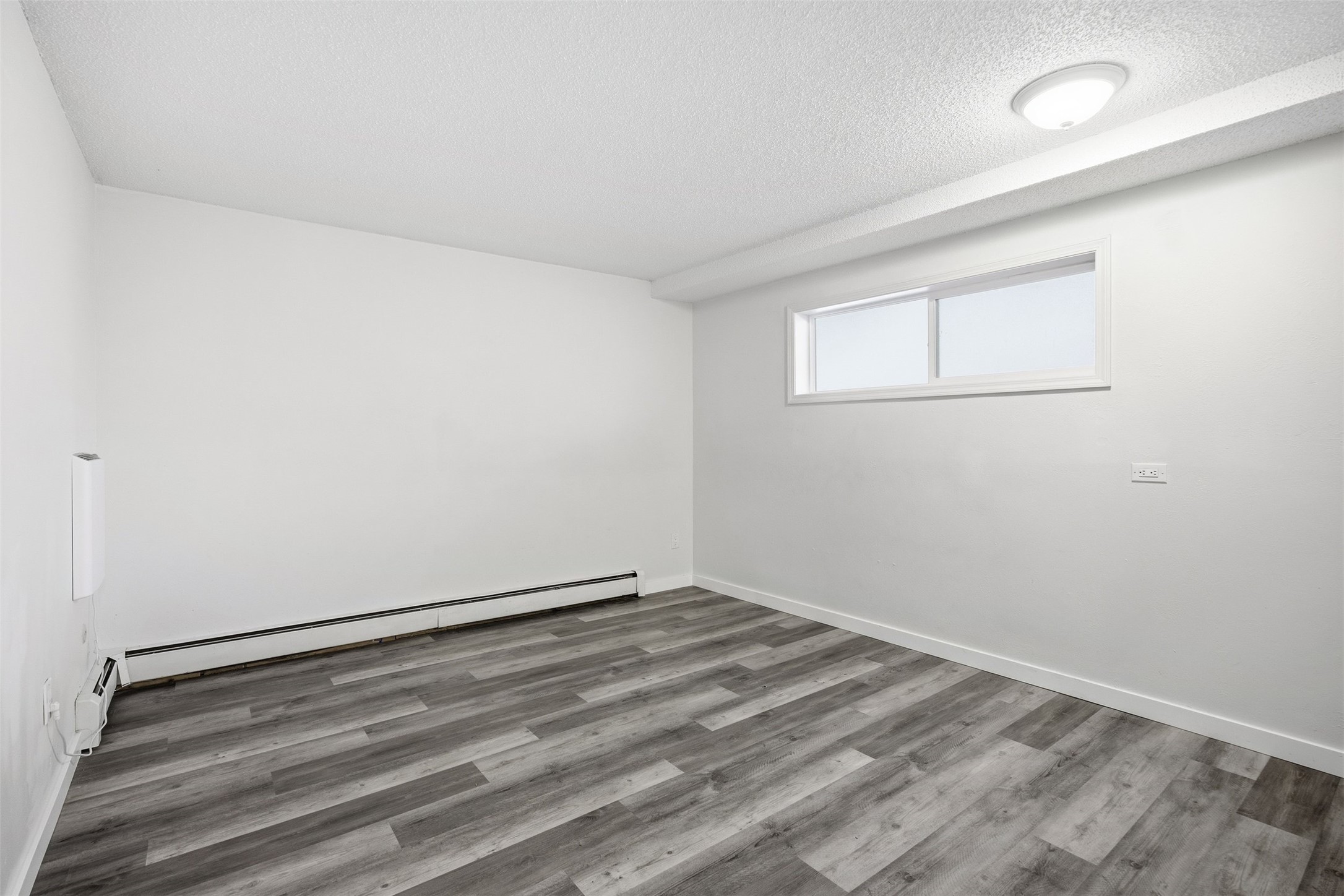 130 W Kent Avenue Property Photo 18