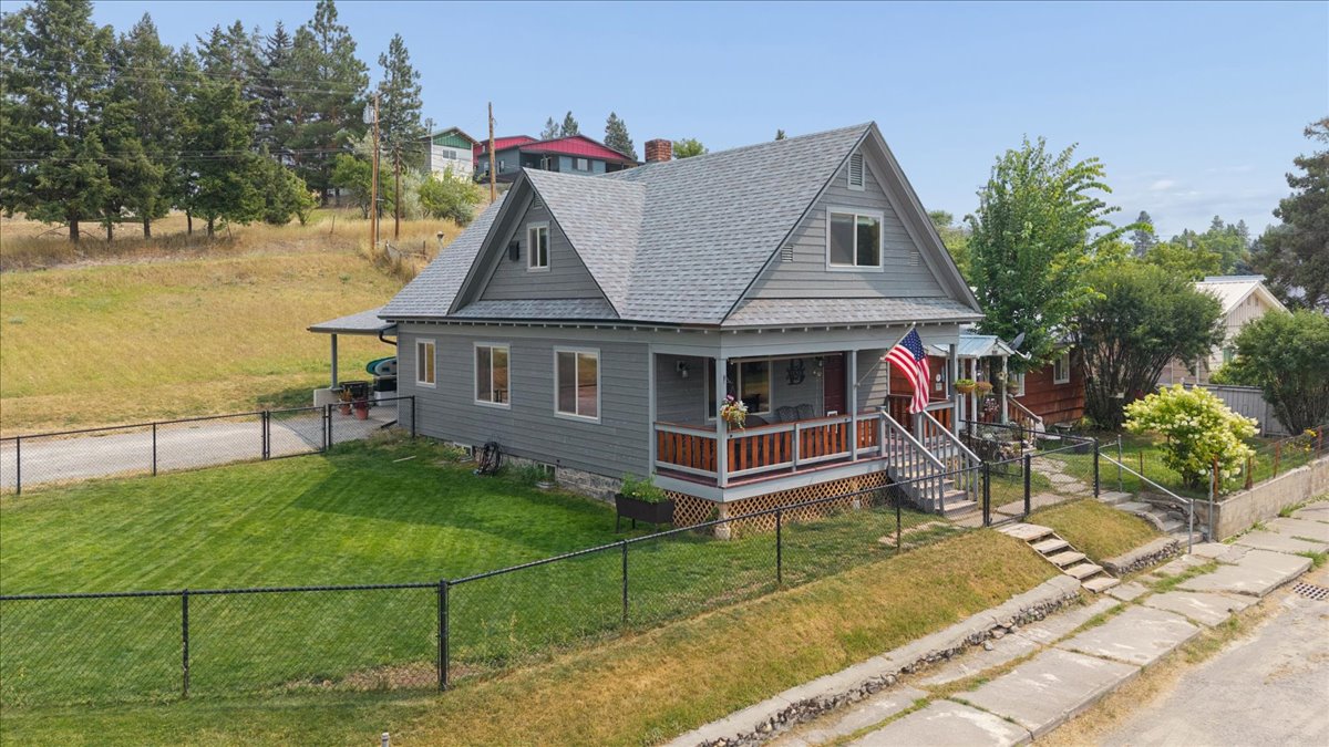 414 2nd Avenue E Property Photo 1