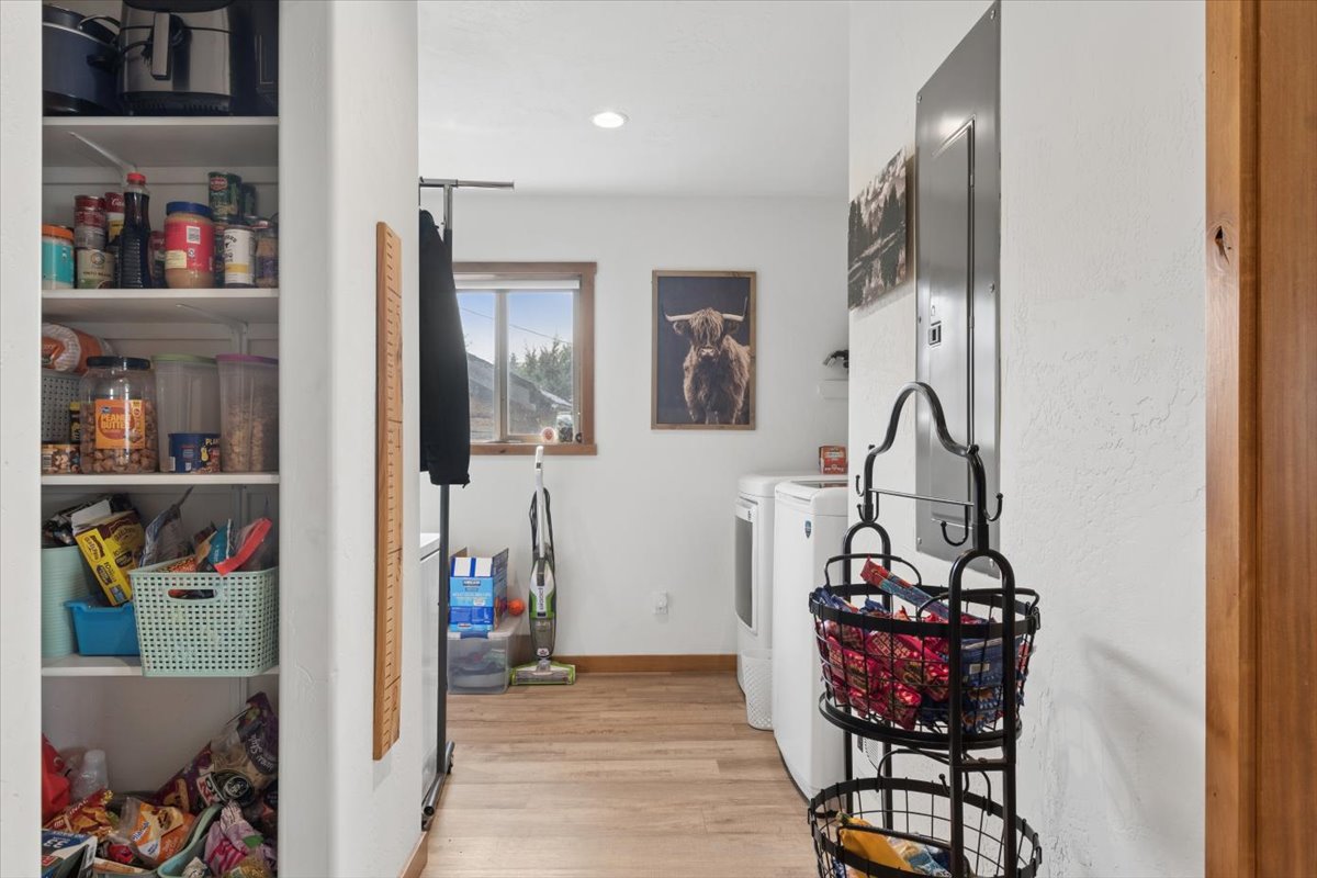 414 2nd Avenue E Property Photo 4
