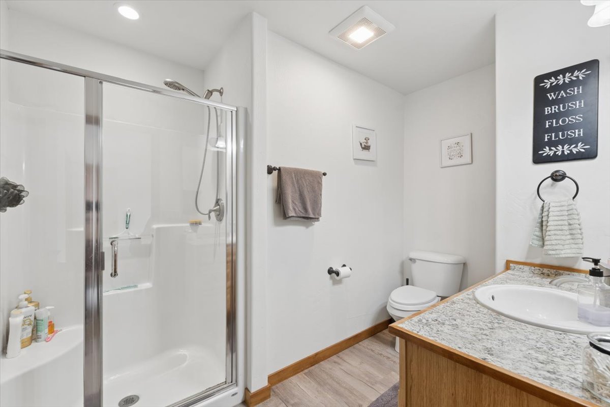 414 2nd Avenue E Property Photo 16