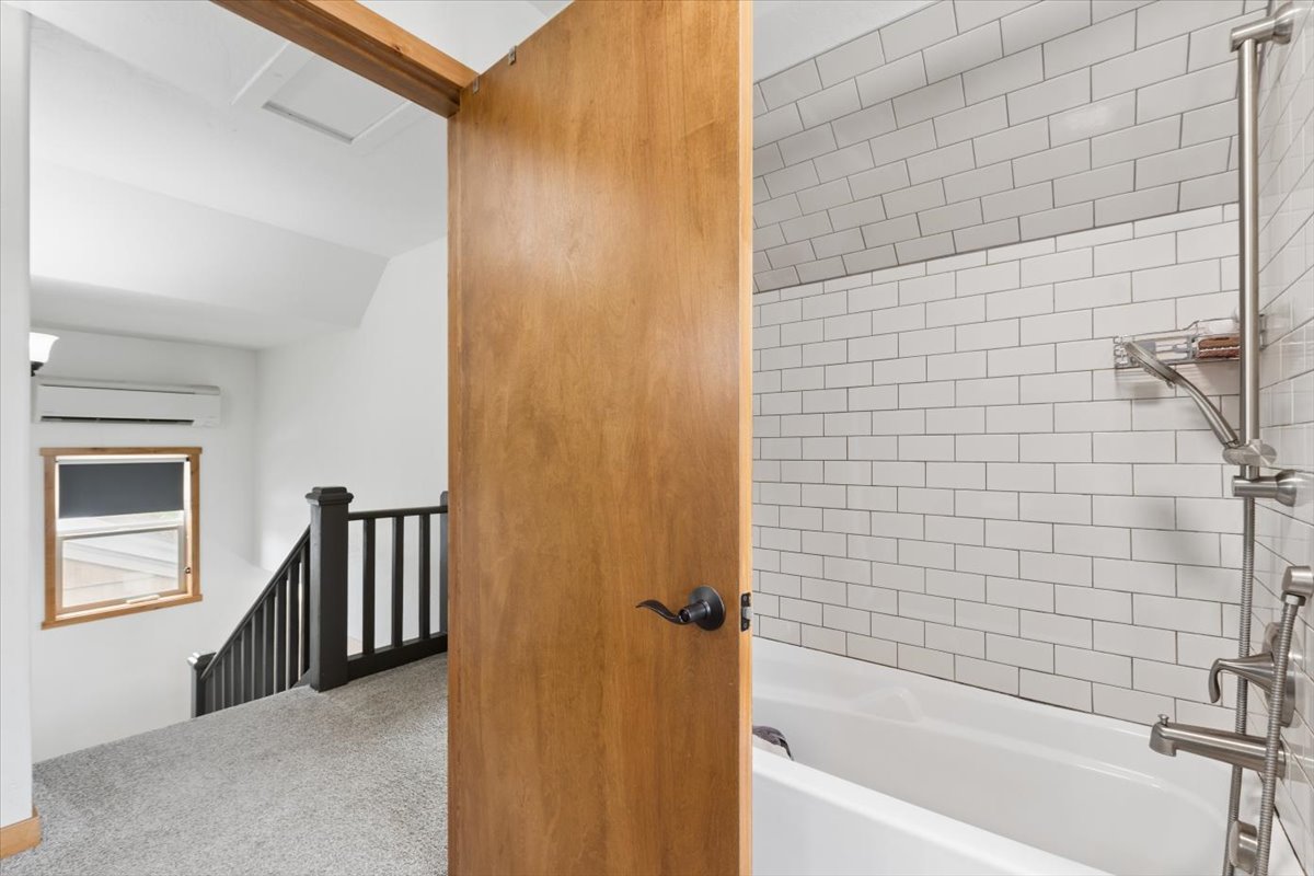 414 2nd Avenue E Property Photo 21