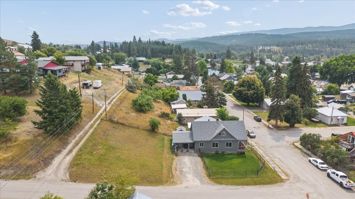 414 2nd Avenue E Property Photo 38