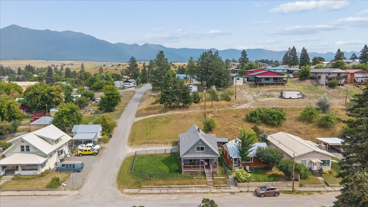 414 2nd Avenue E Property Photo 39