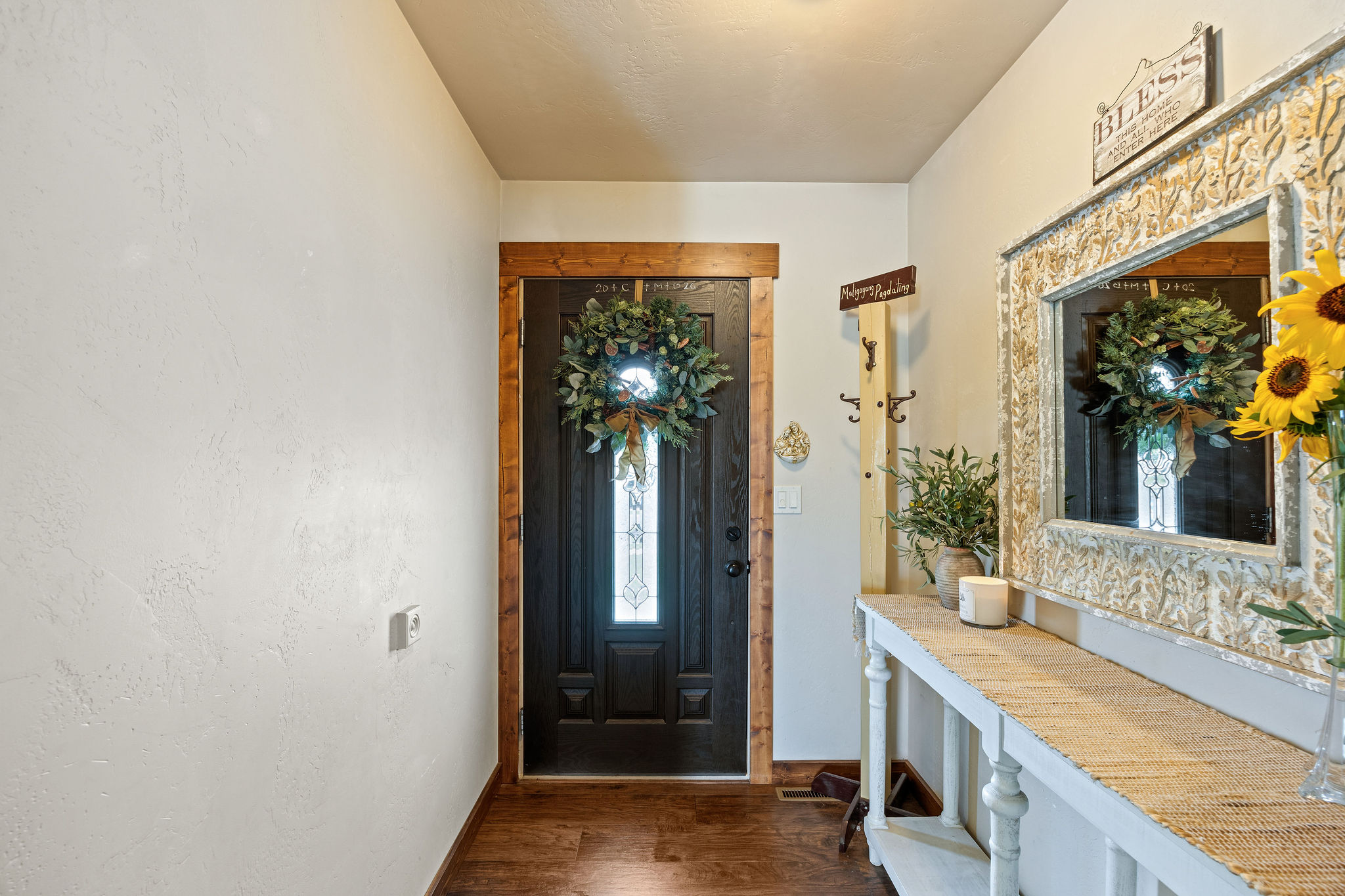 160 Weimar Way Property Photo 4