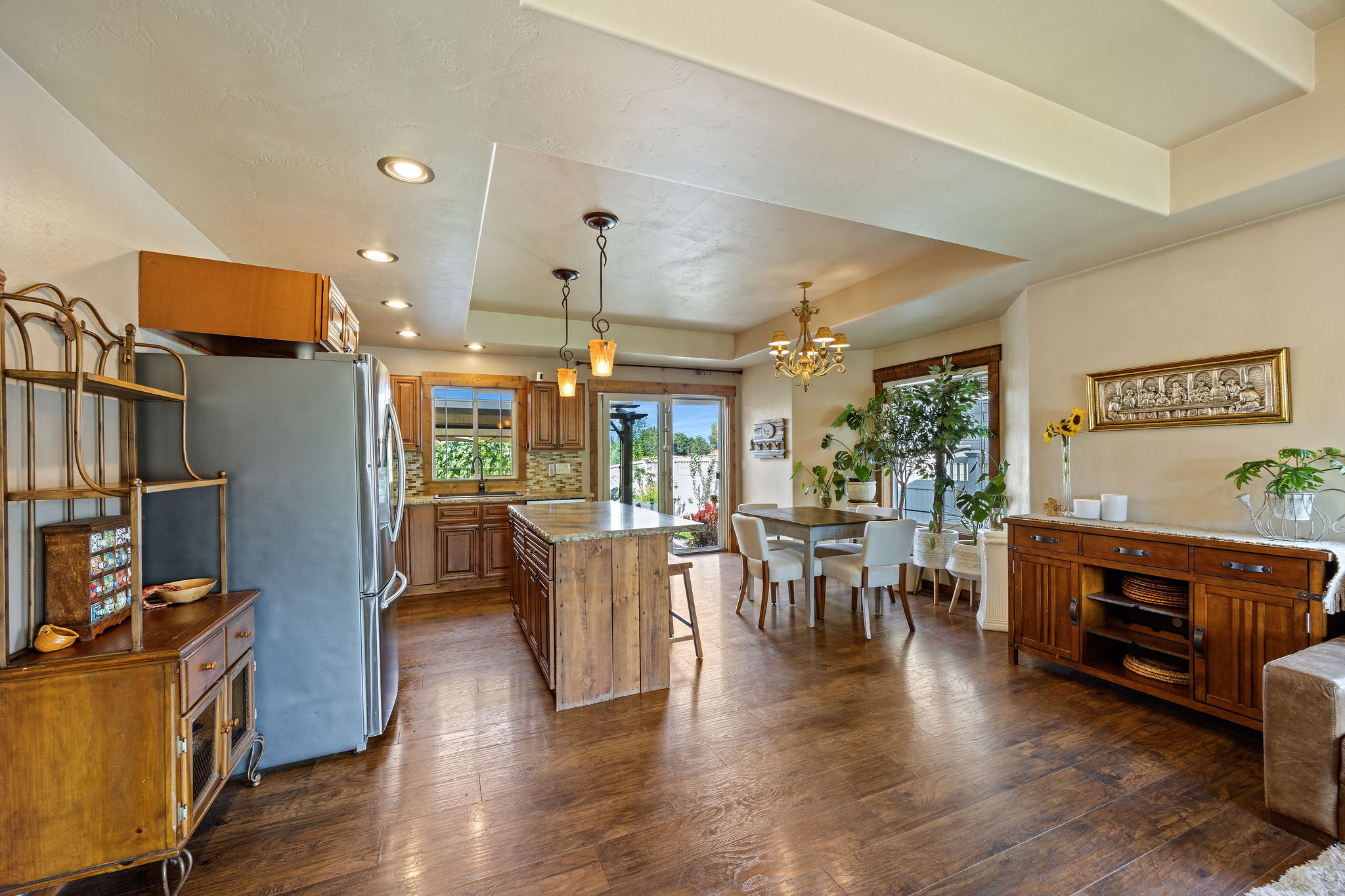 160 Weimar Way Property Photo 8