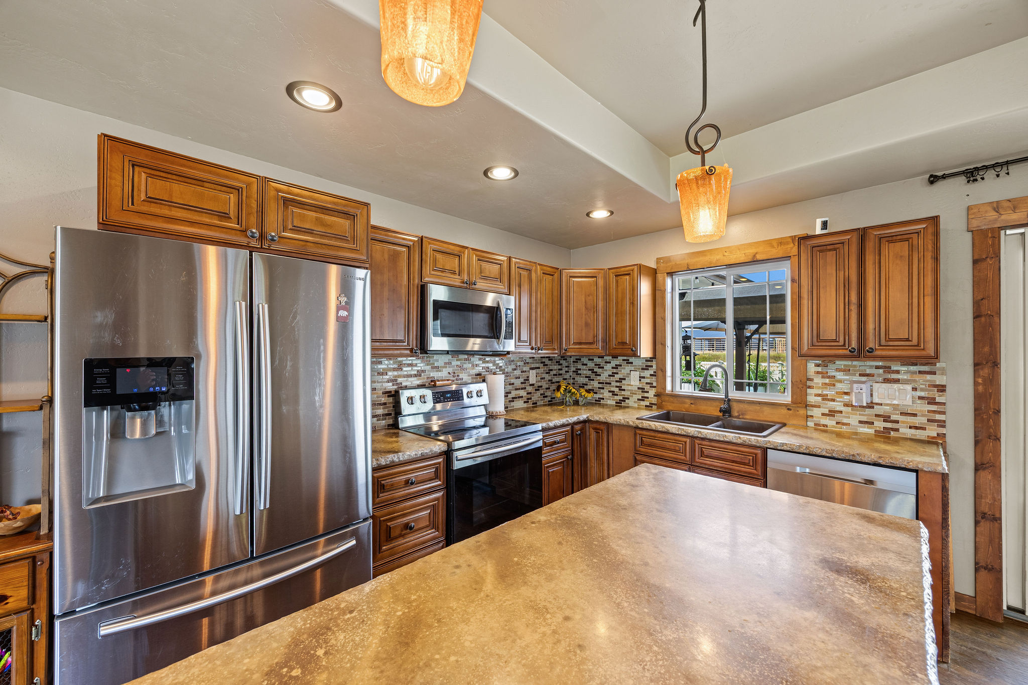 160 Weimar Way Property Photo 12