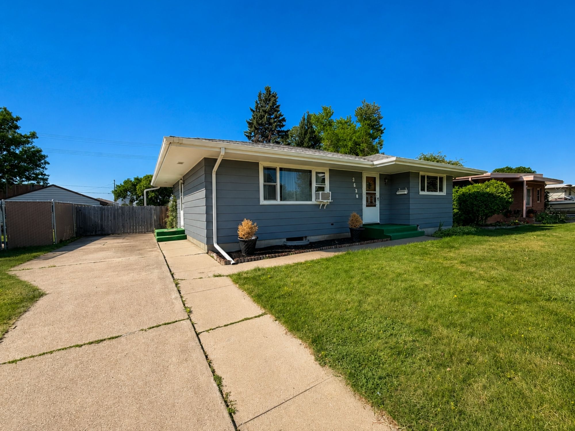 3638 9th Avenue S Property Photo 2
