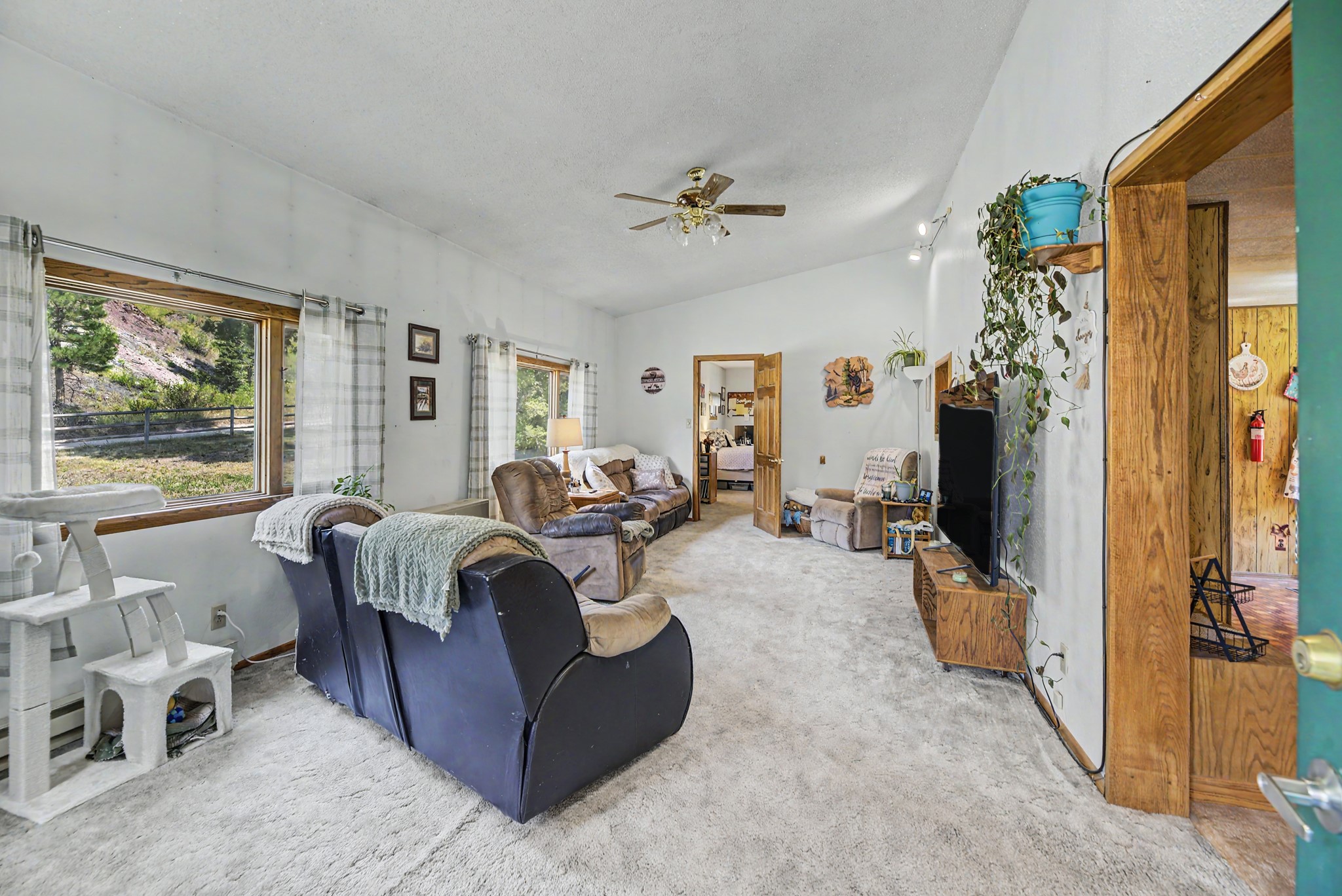 5580 Black Bear Road Property Photo 6