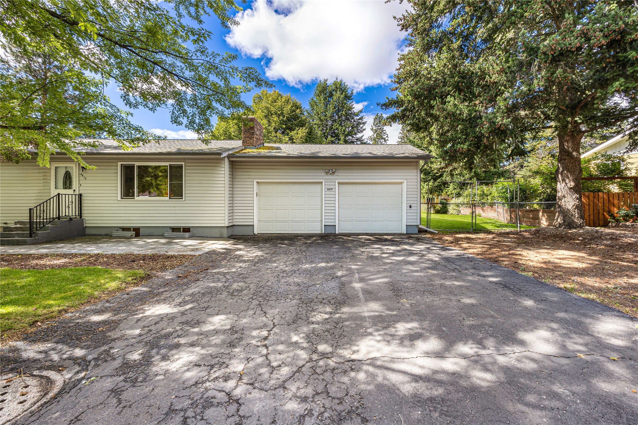4619 Larch Avenue Property Photo 2