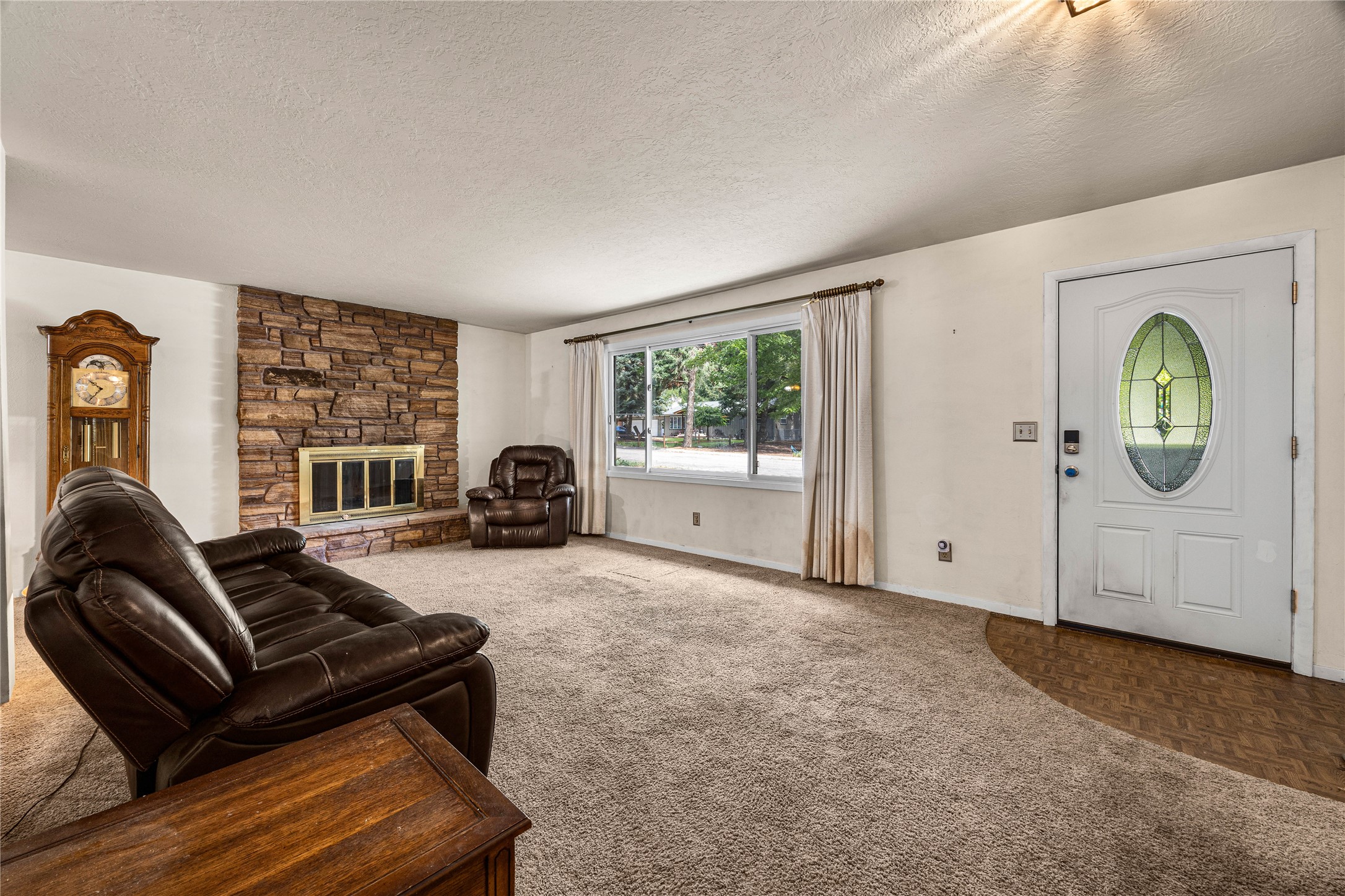 4619 Larch Avenue Property Photo 3