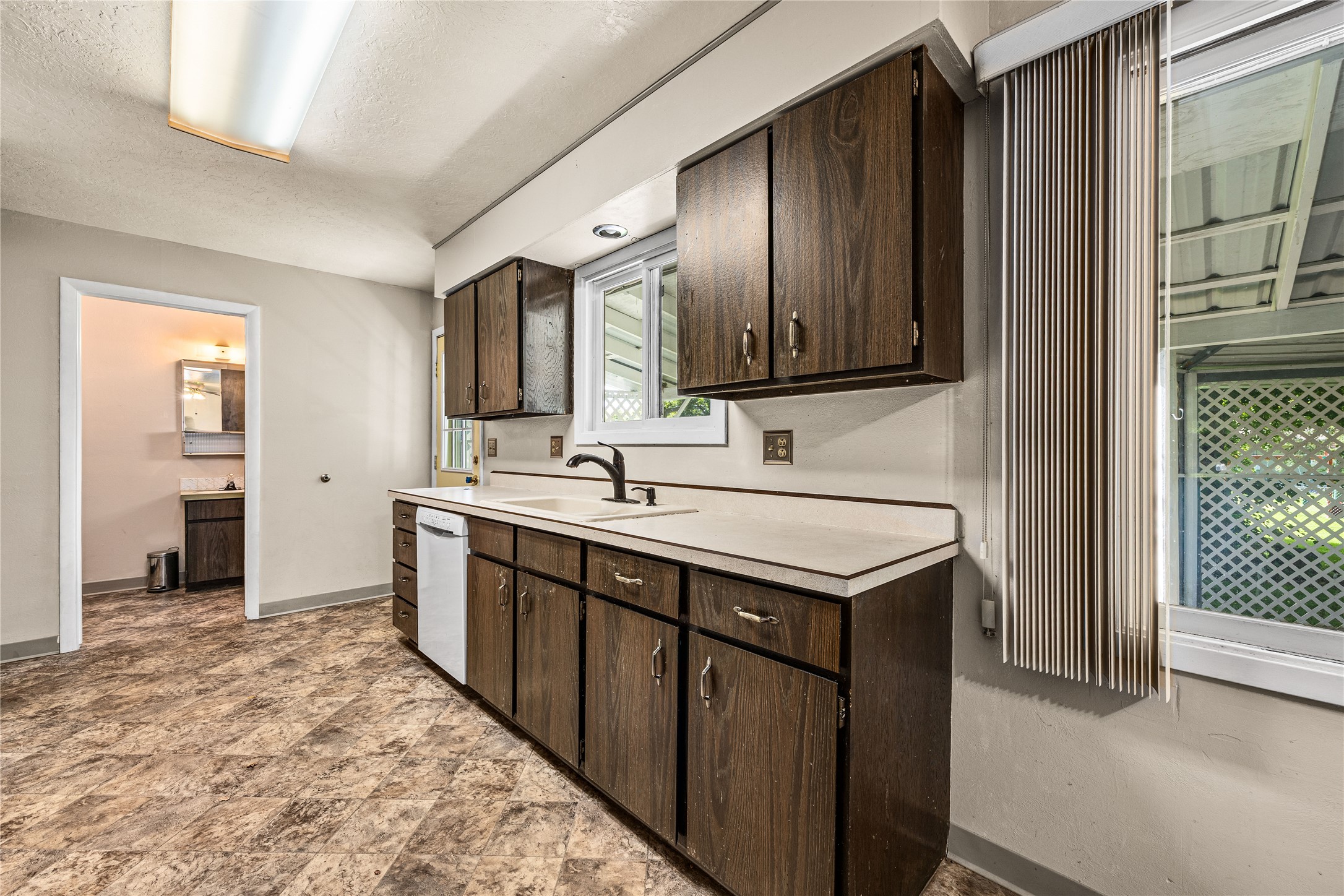 4619 Larch Avenue Property Photo 9