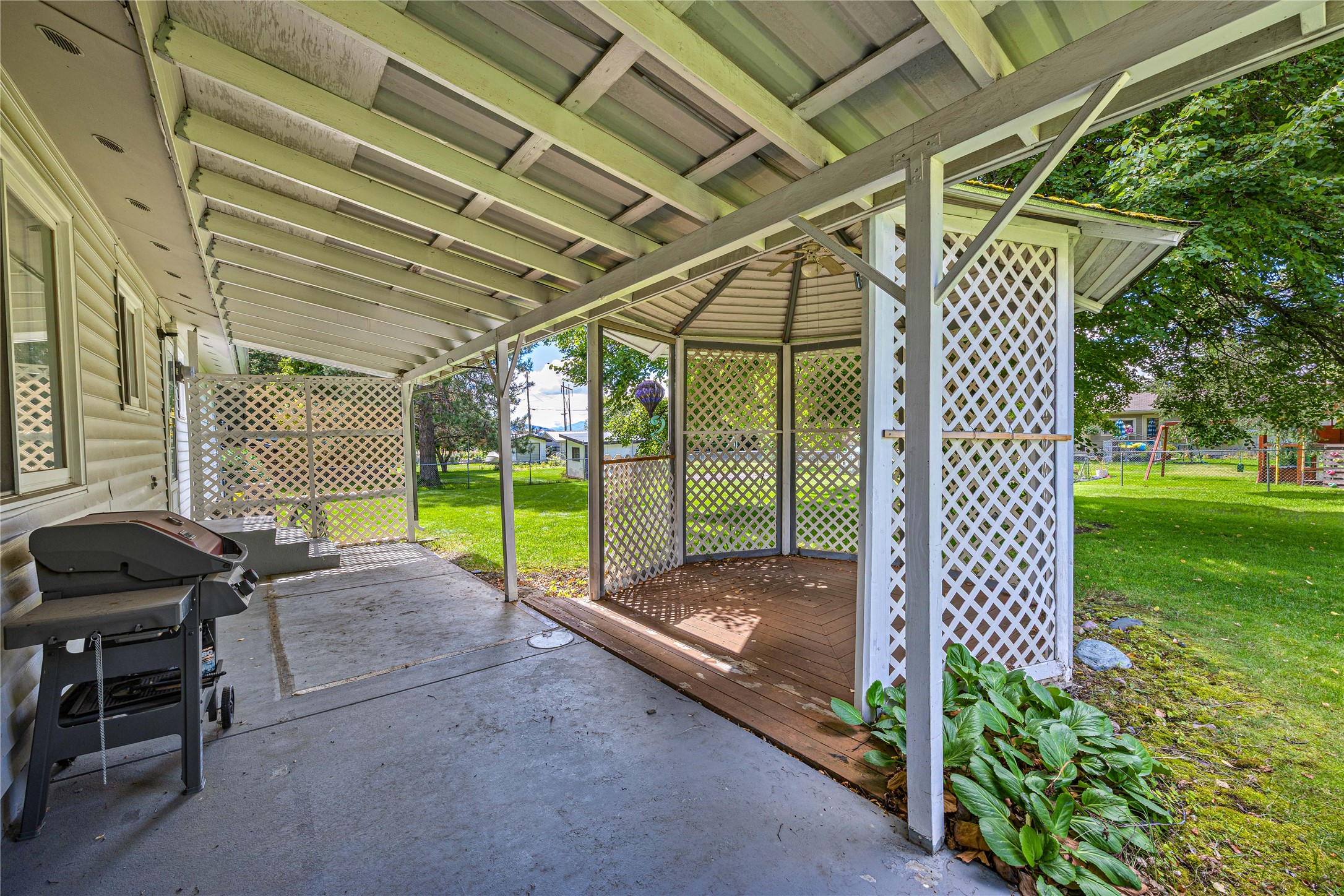 4619 Larch Avenue Property Photo 30