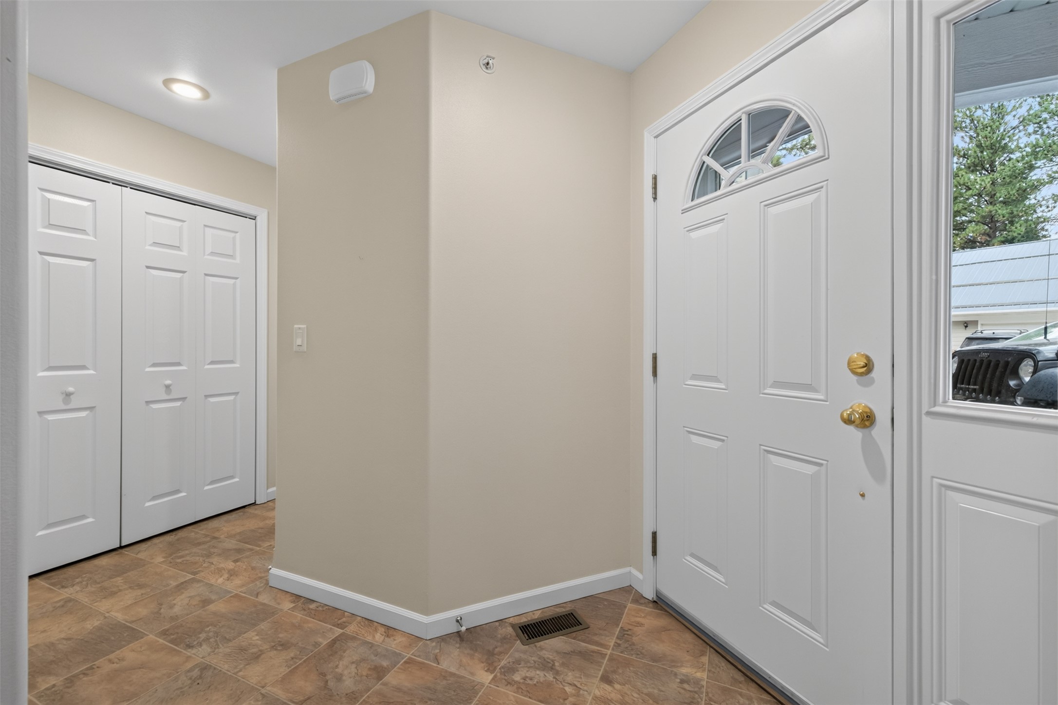 36 Stoney Brook Drive B Property Photo 7