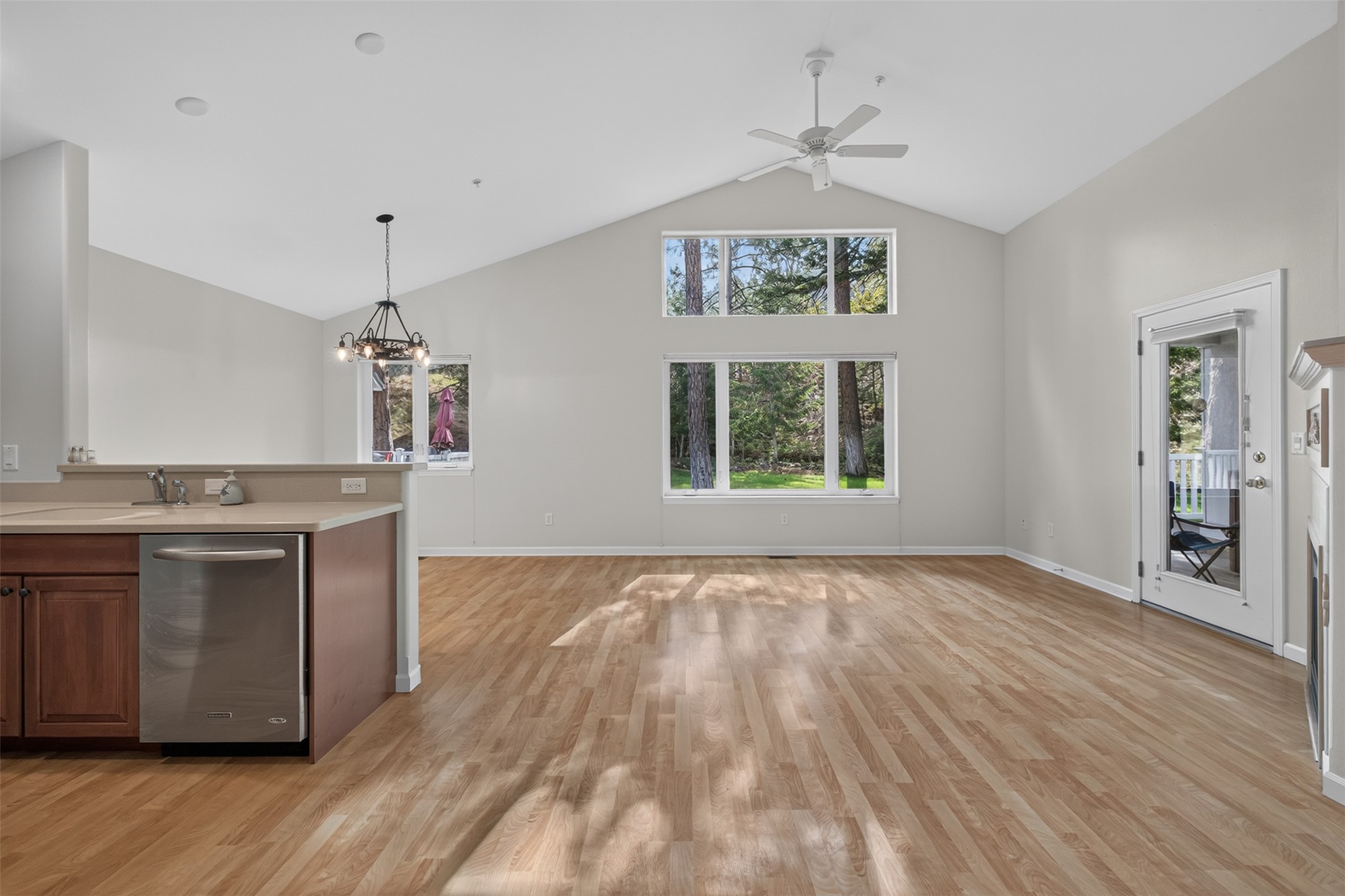 36 Stoney Brook Drive B Property Photo 8