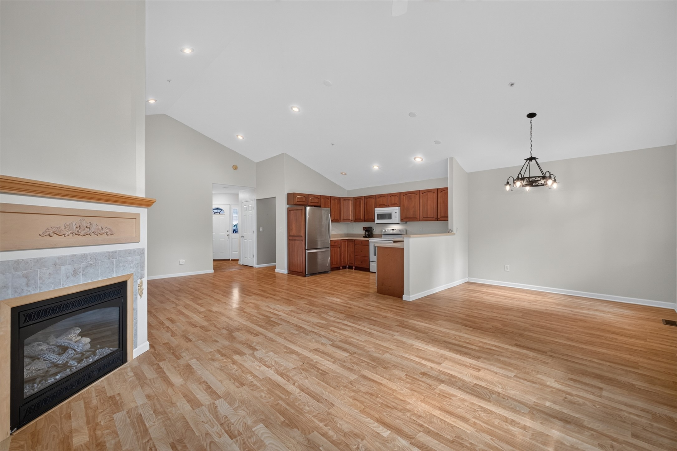 36 Stoney Brook Drive B Property Photo 13