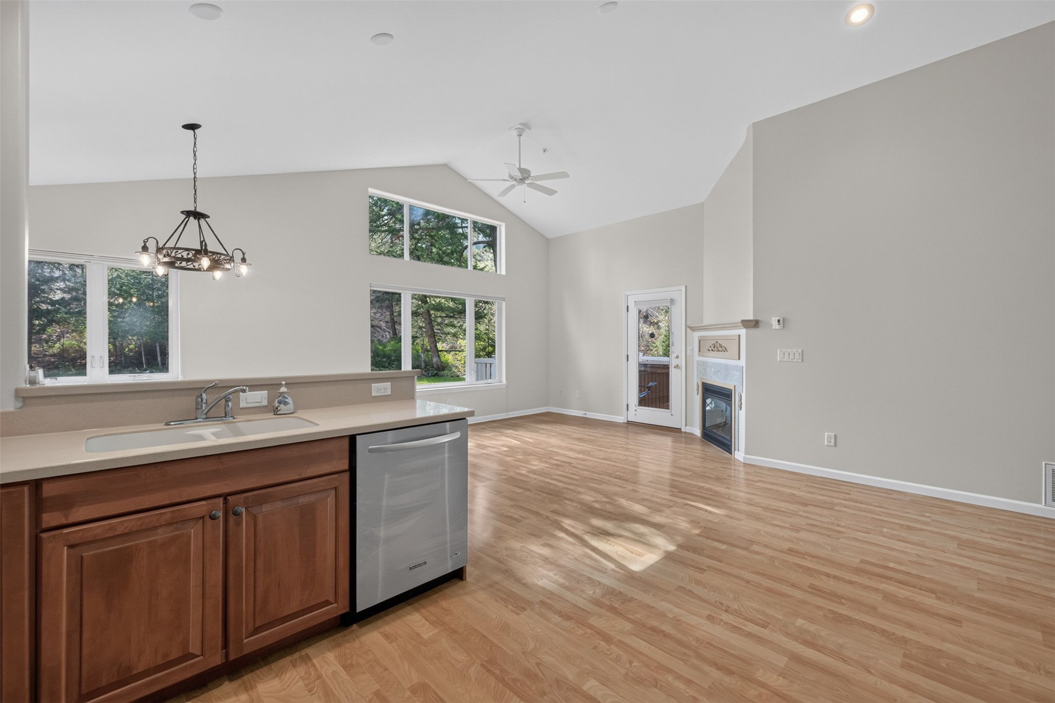 36 Stoney Brook Drive B Property Photo 15