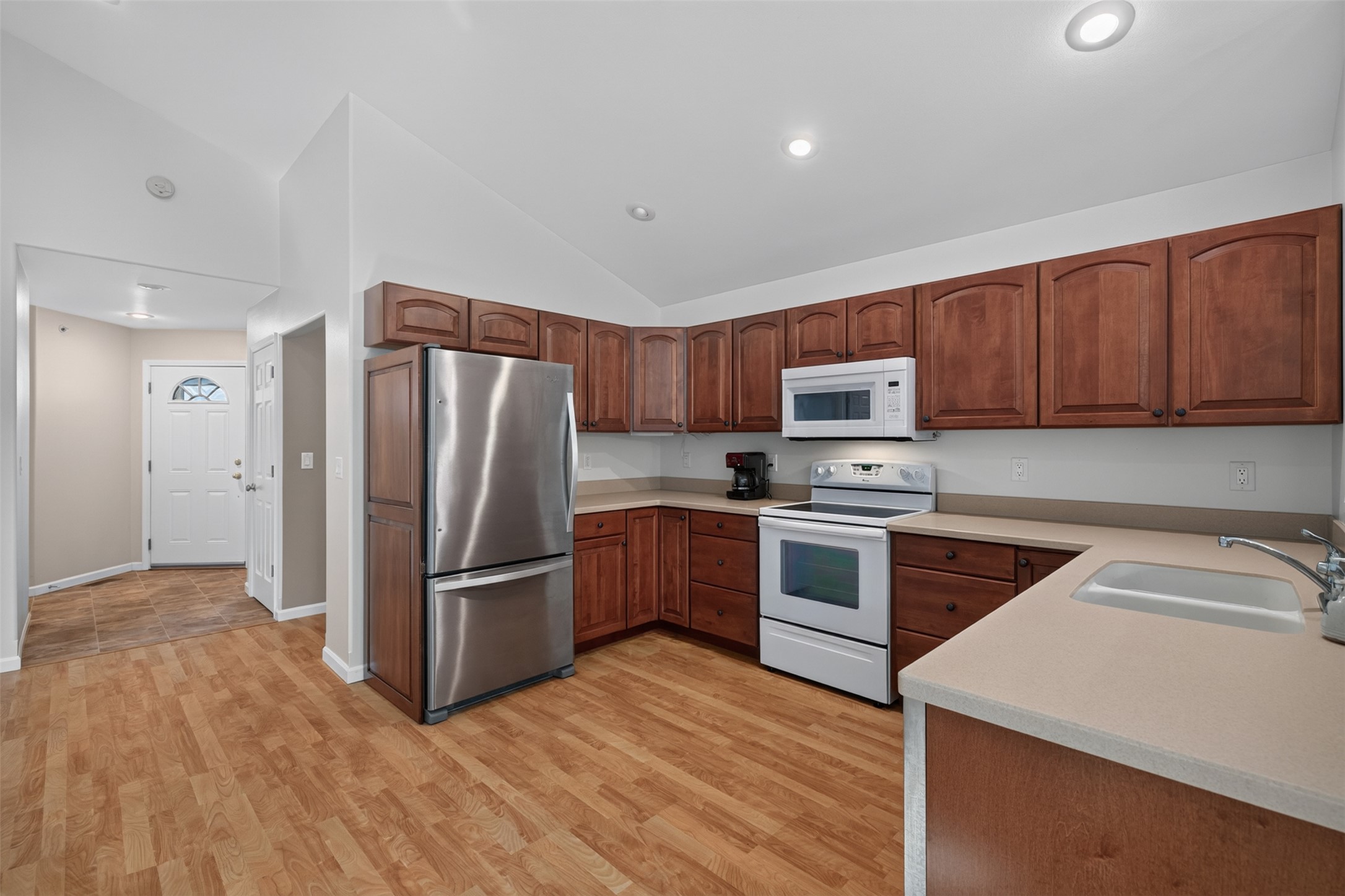 36 Stoney Brook Drive B Property Photo 16