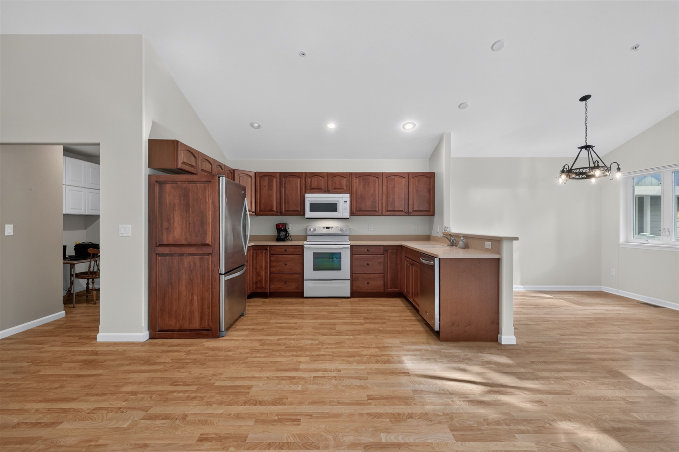 36 Stoney Brook Drive B Property Photo 17