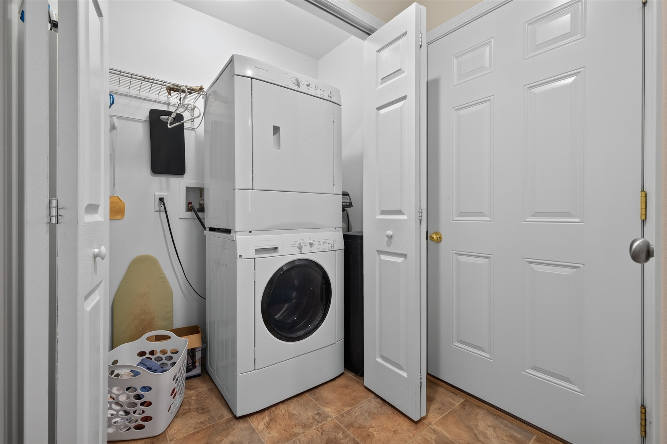 36 Stoney Brook Drive B Property Photo 32