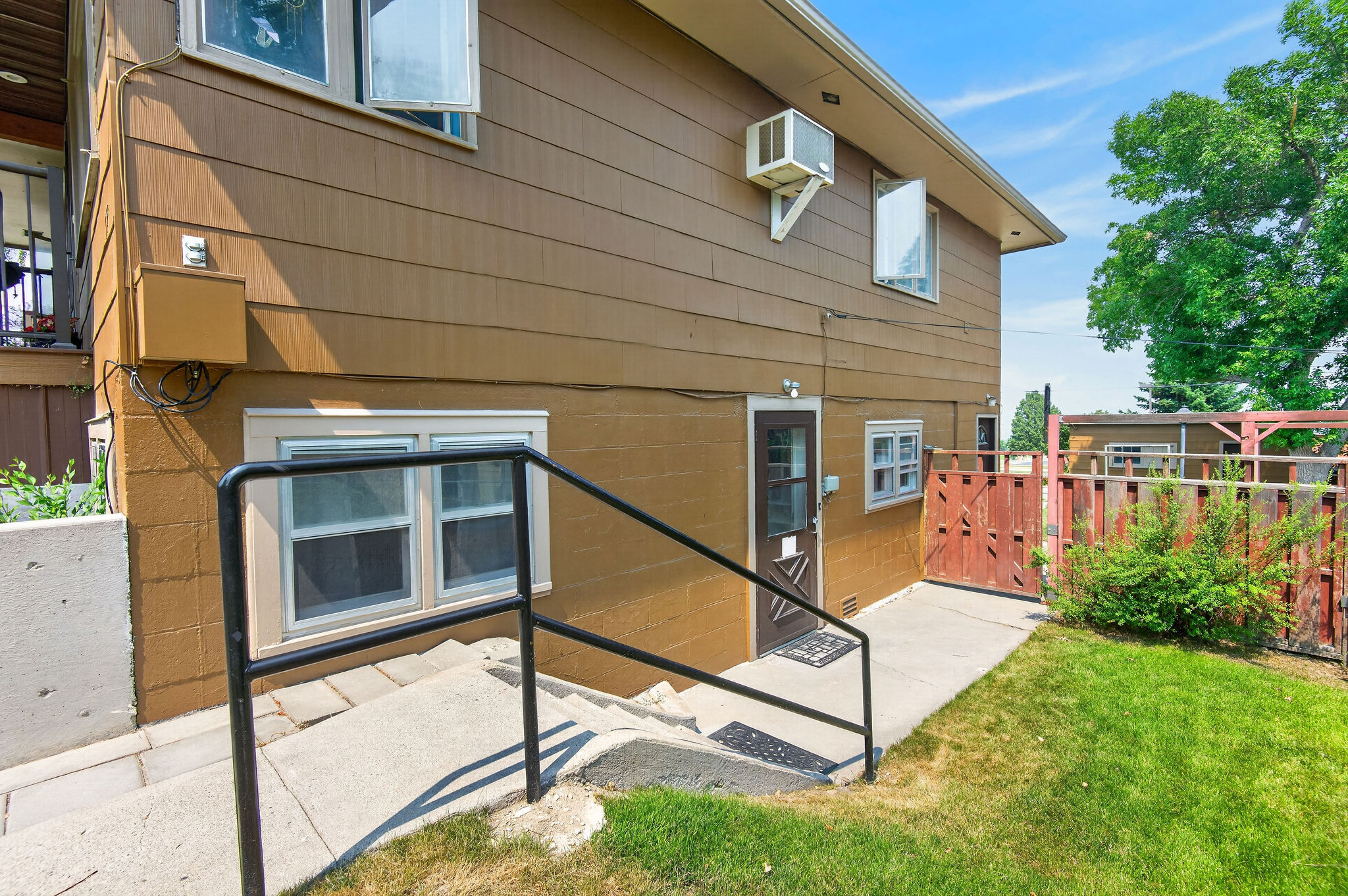 1232 Hauser Boulevard Property Photo 3
