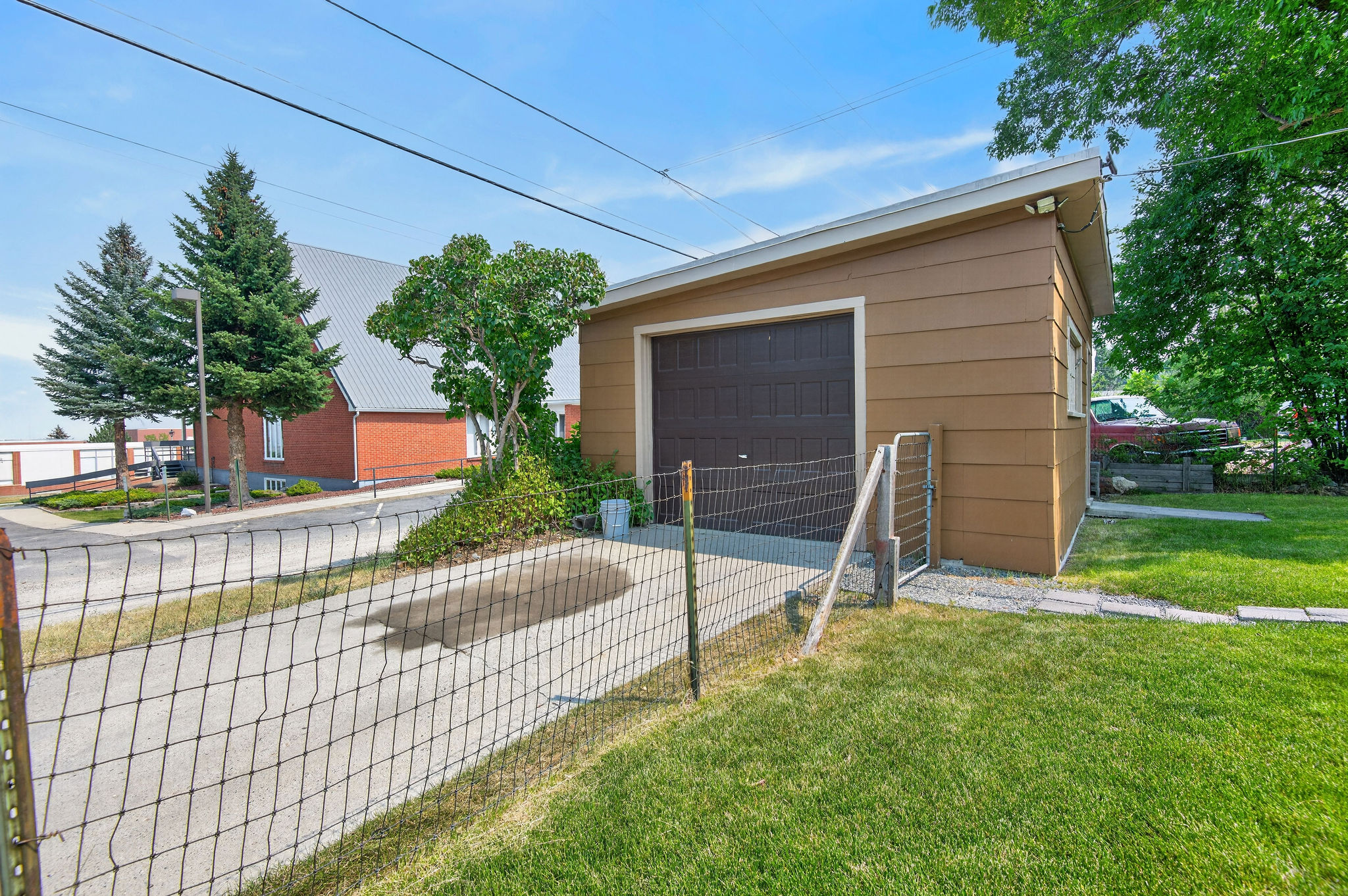 1232 Hauser Boulevard Property Photo 4