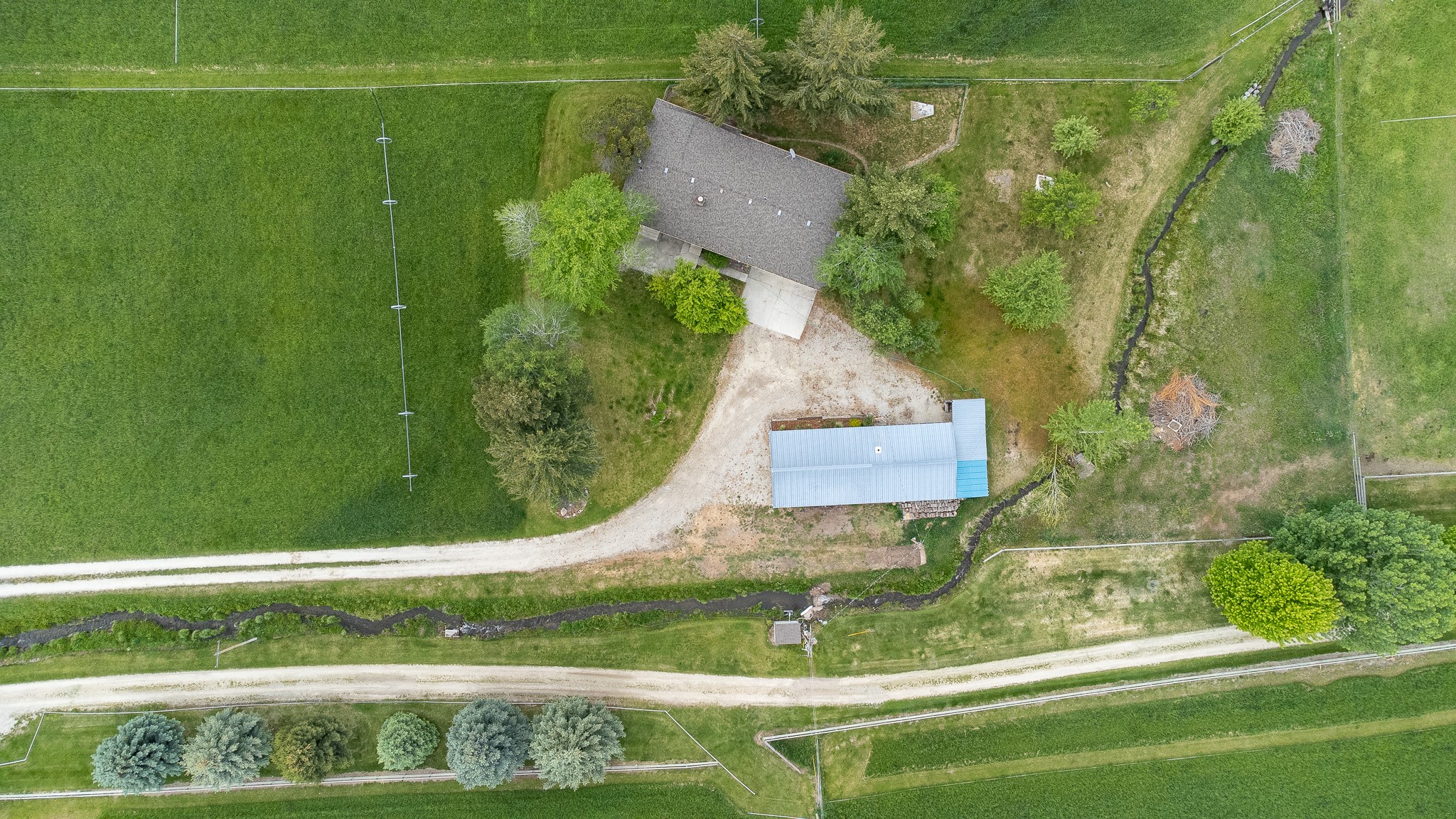 904 S Shoshone Loop Property Photo 4
