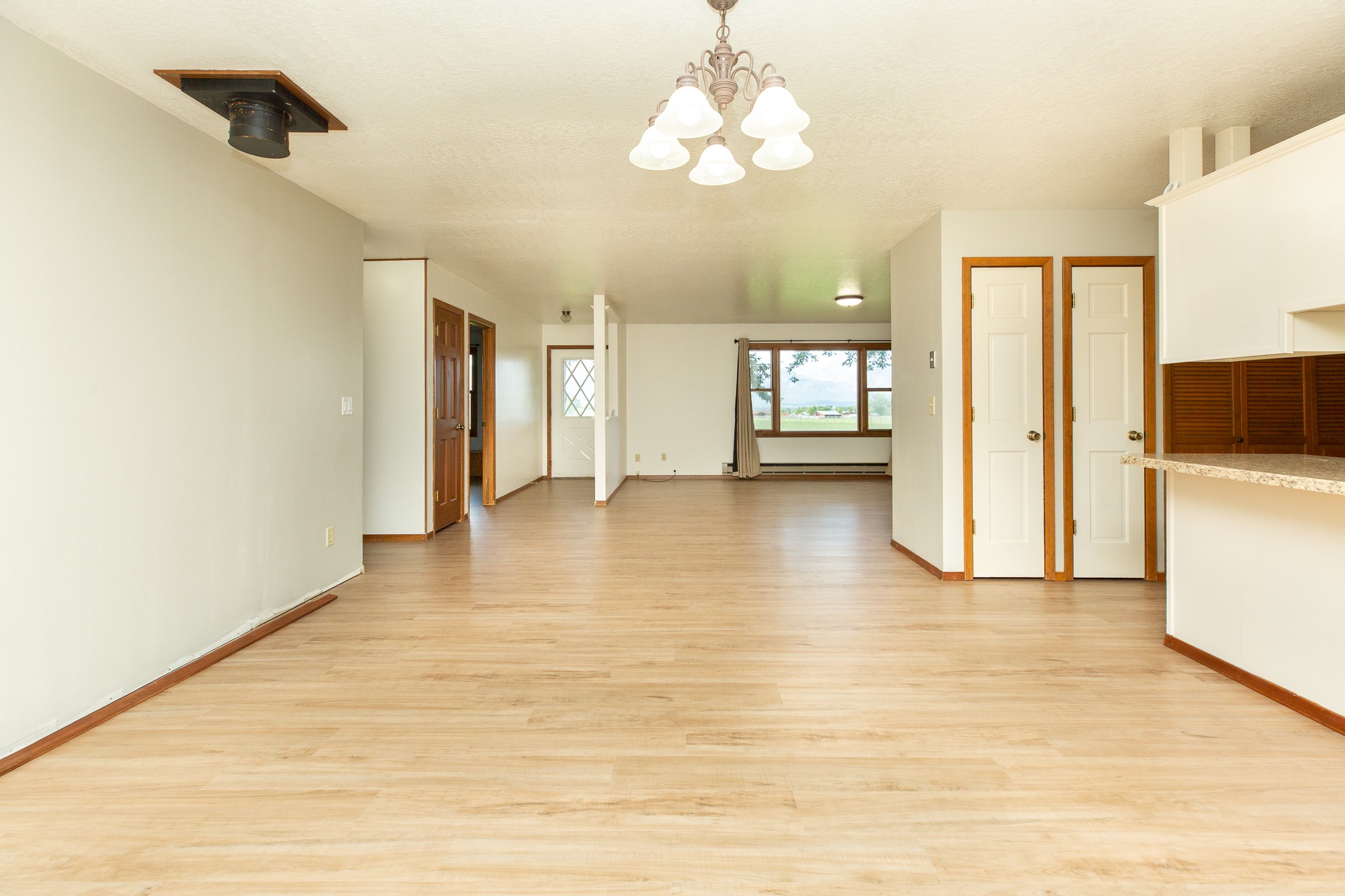 904 S Shoshone Loop Property Photo 27