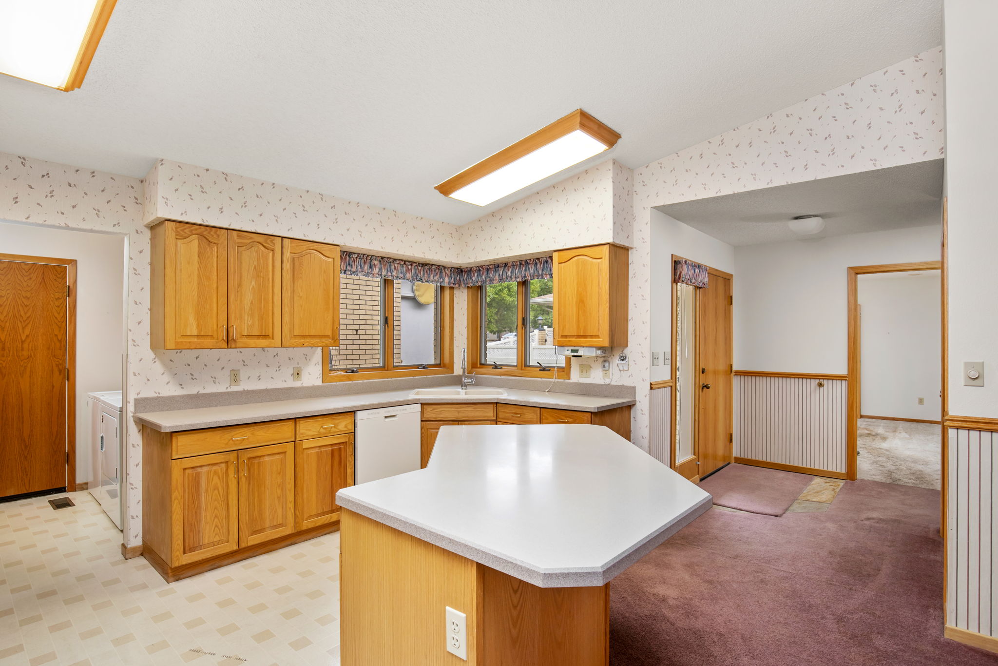 2718 Desert Drive Property Photo 13