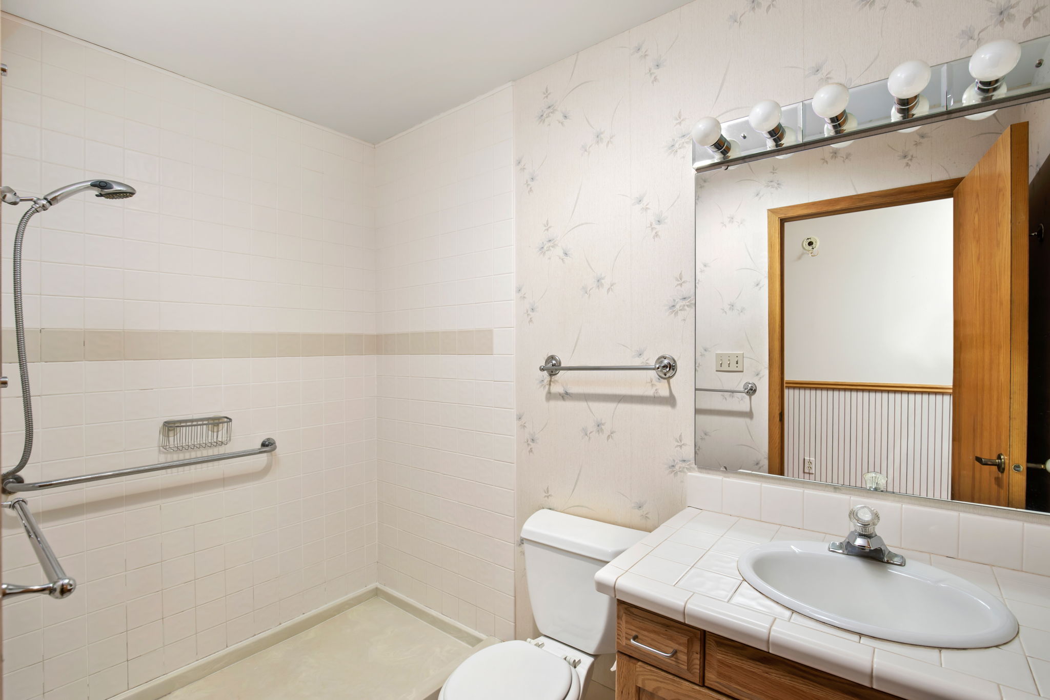 2718 Desert Drive Property Photo 28