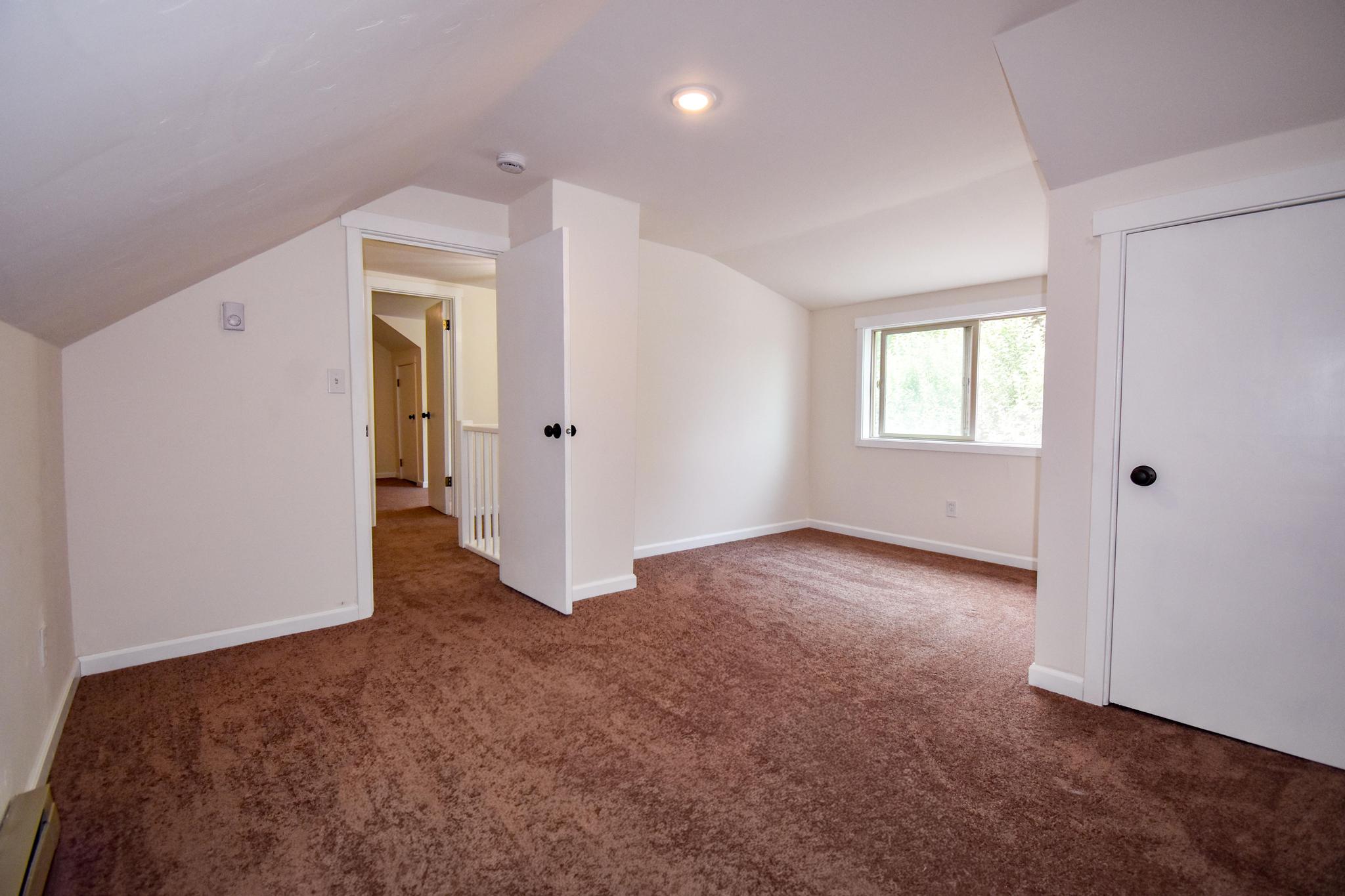 906 11th Street E Property Photo 19