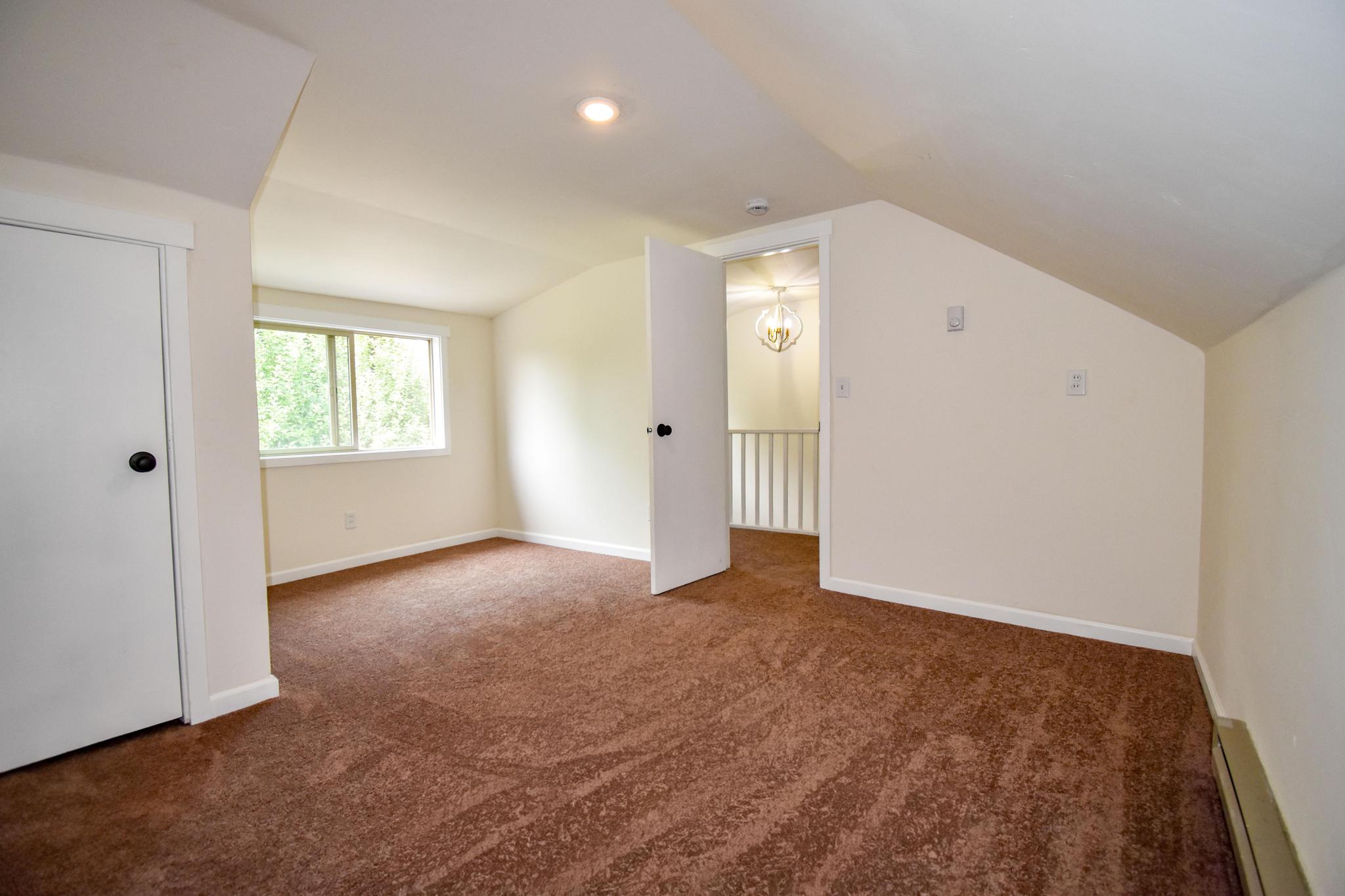 906 11th Street E Property Photo 20