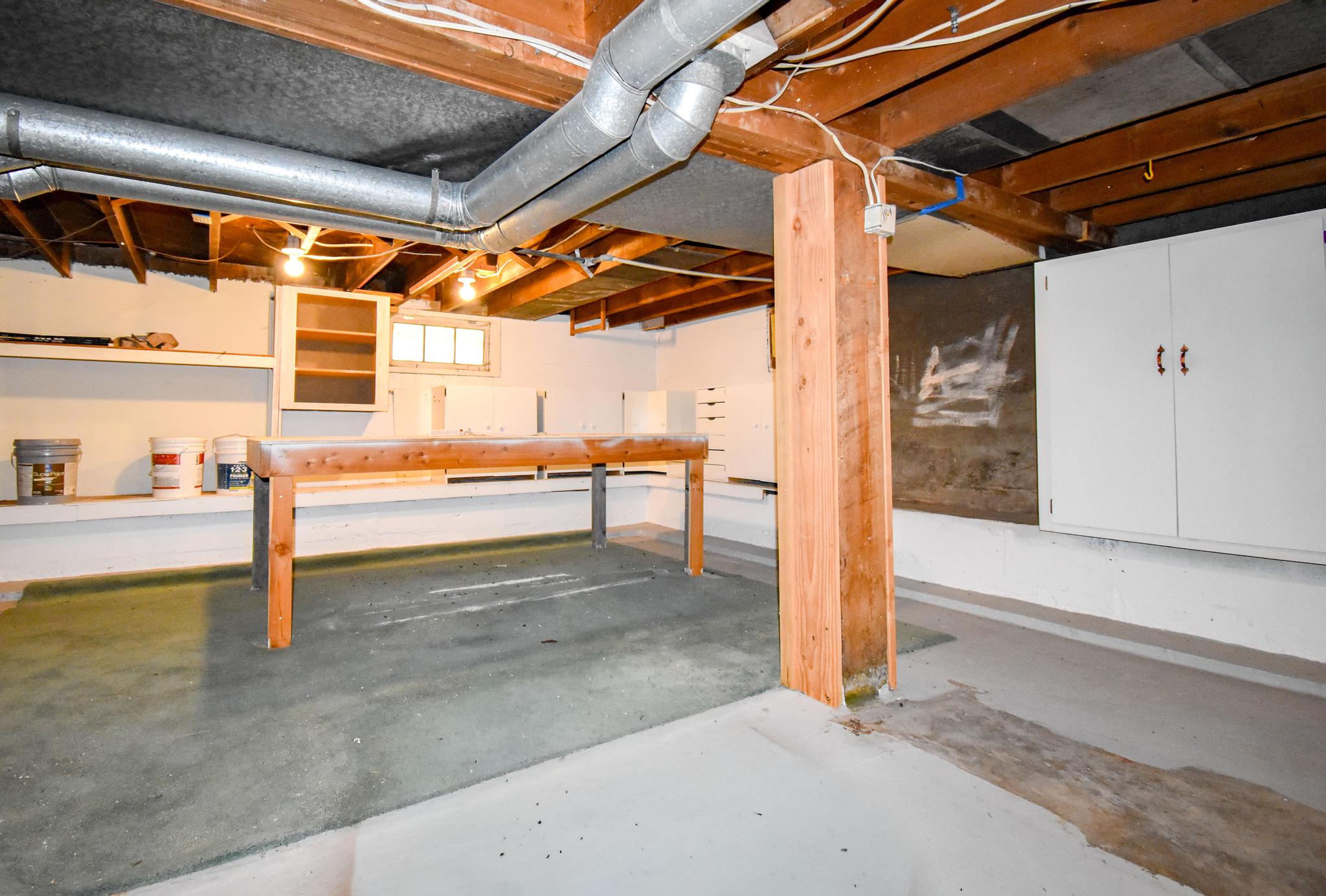 906 11th Street E Property Photo 21