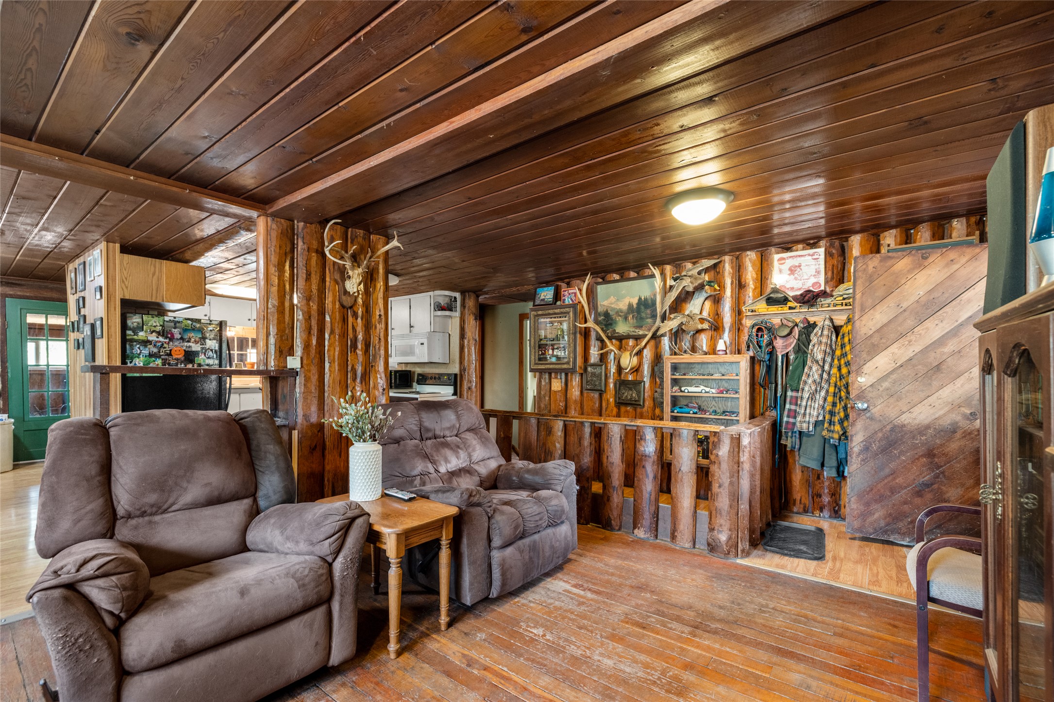 2572 Us Highway 2 W Property Photo 7