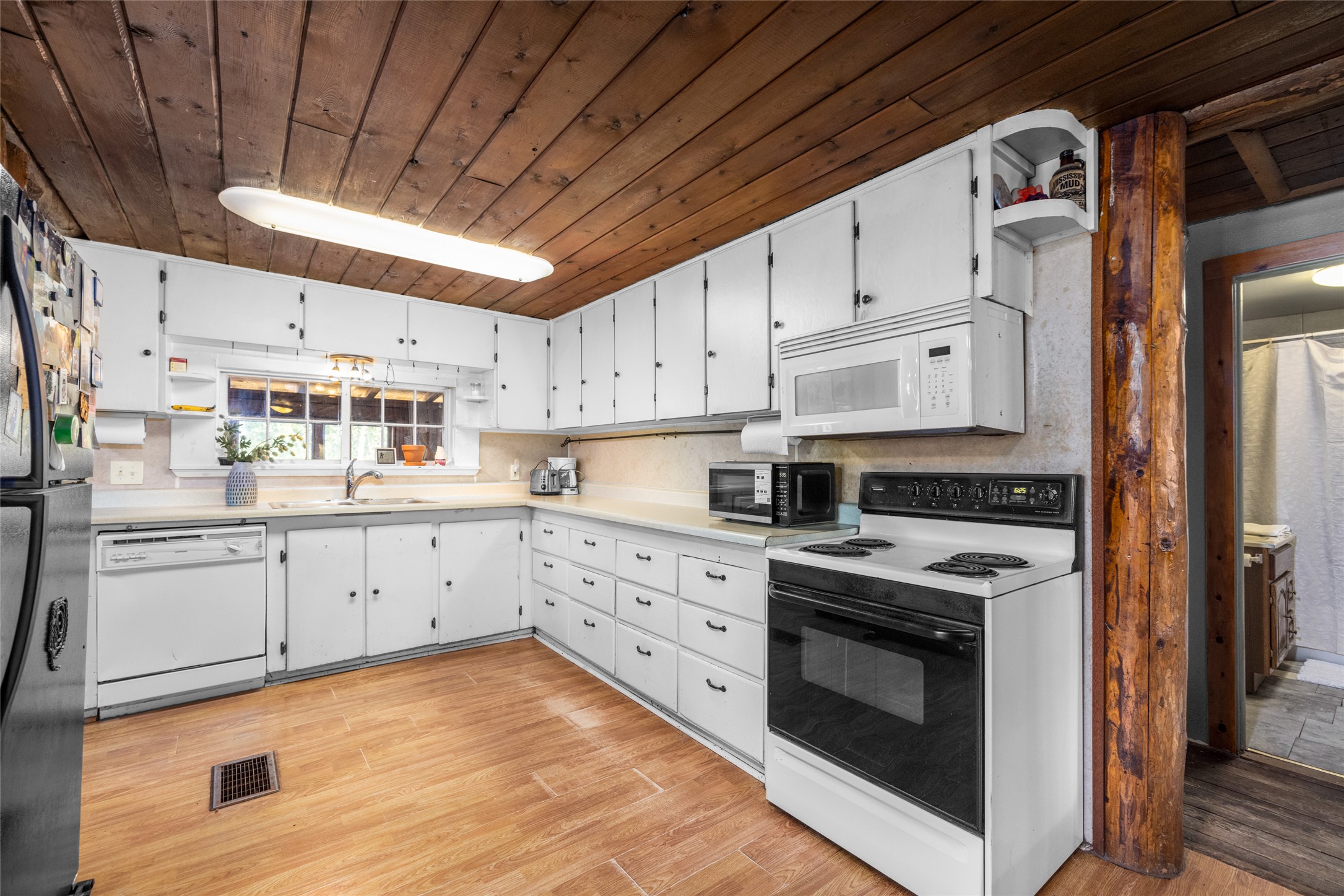 2572 Us Highway 2 W Property Photo 12