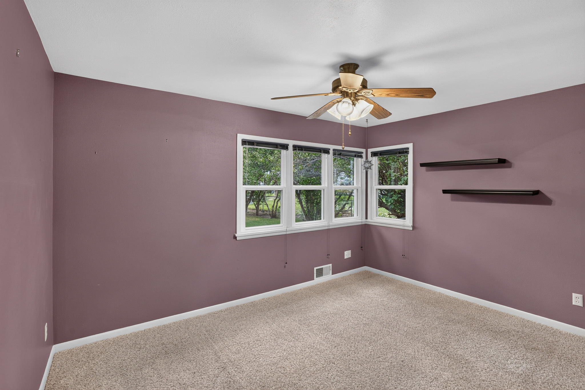 2702 Louise Lane Property Photo 5