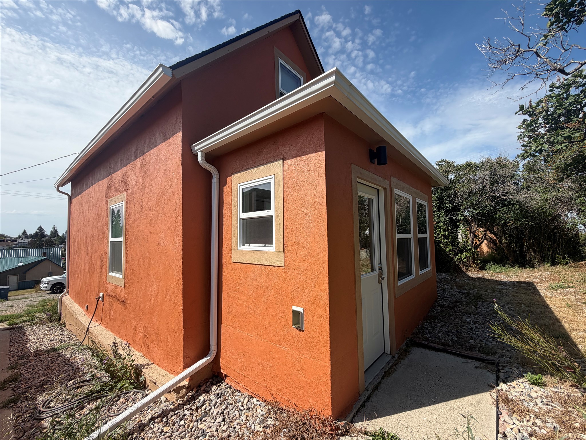304 E Larime Street Property Photo 3