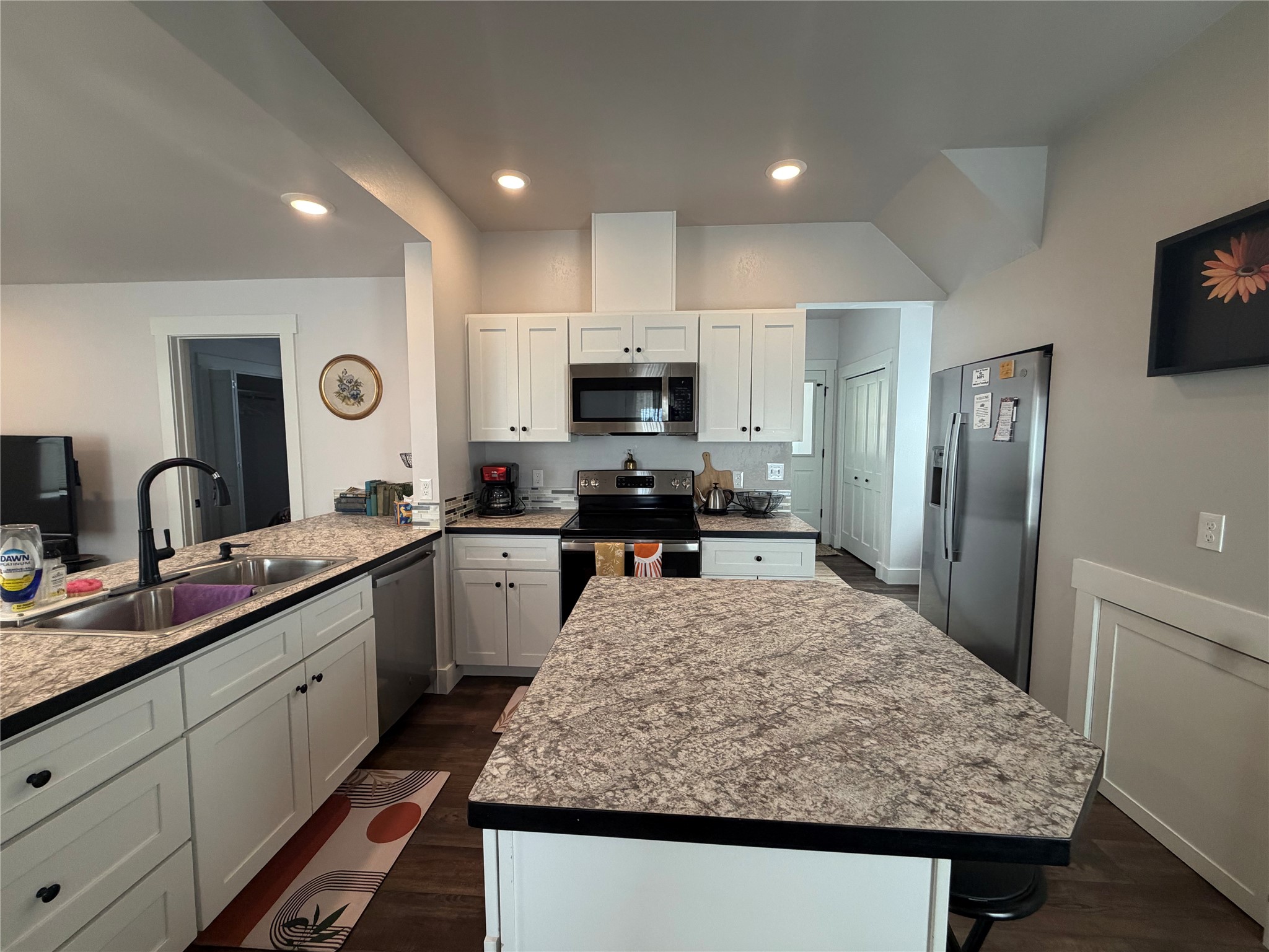 304 E Larime Street Property Photo 4