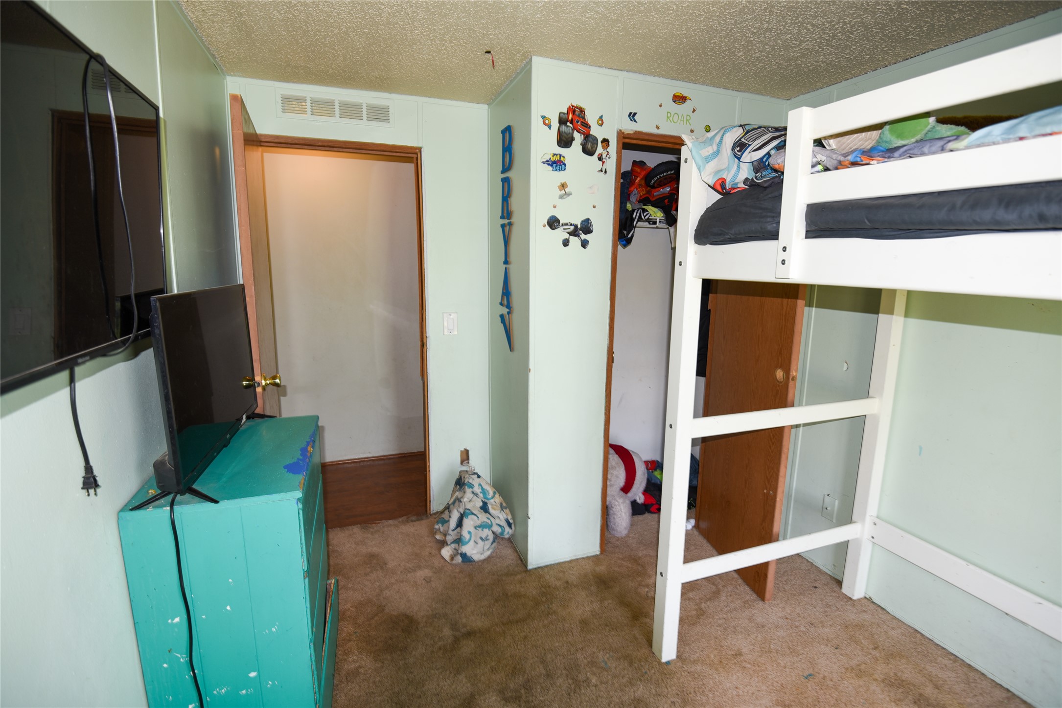 500 N Walnut Street 8 Property Photo 17