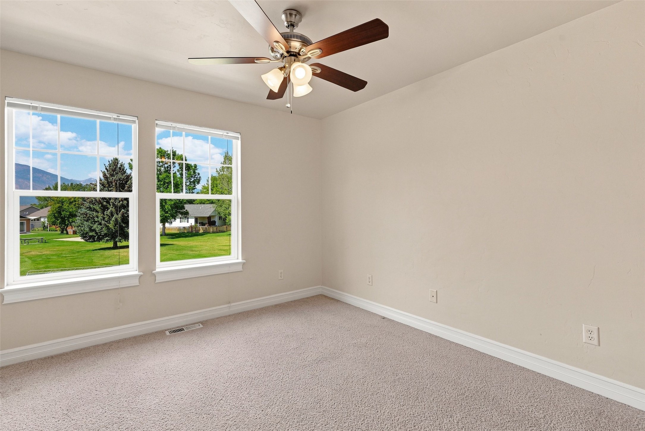 121 Silverberry Lane Property Photo 26