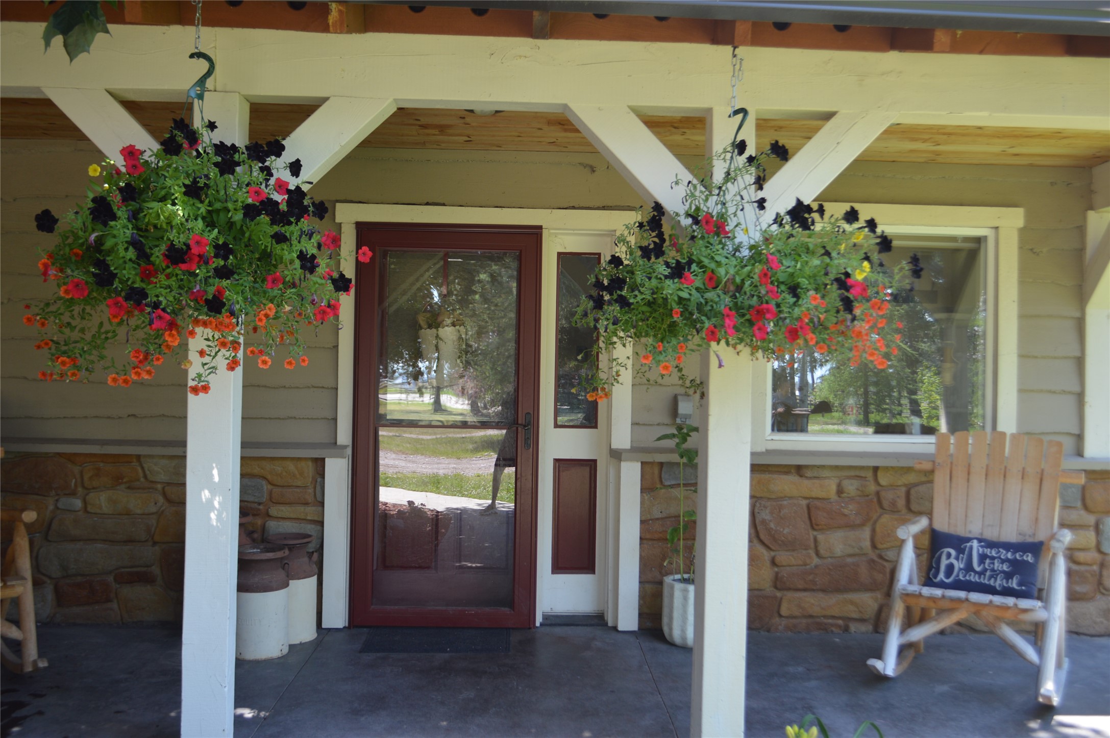 1086 Cowboy Way Property Photo 8