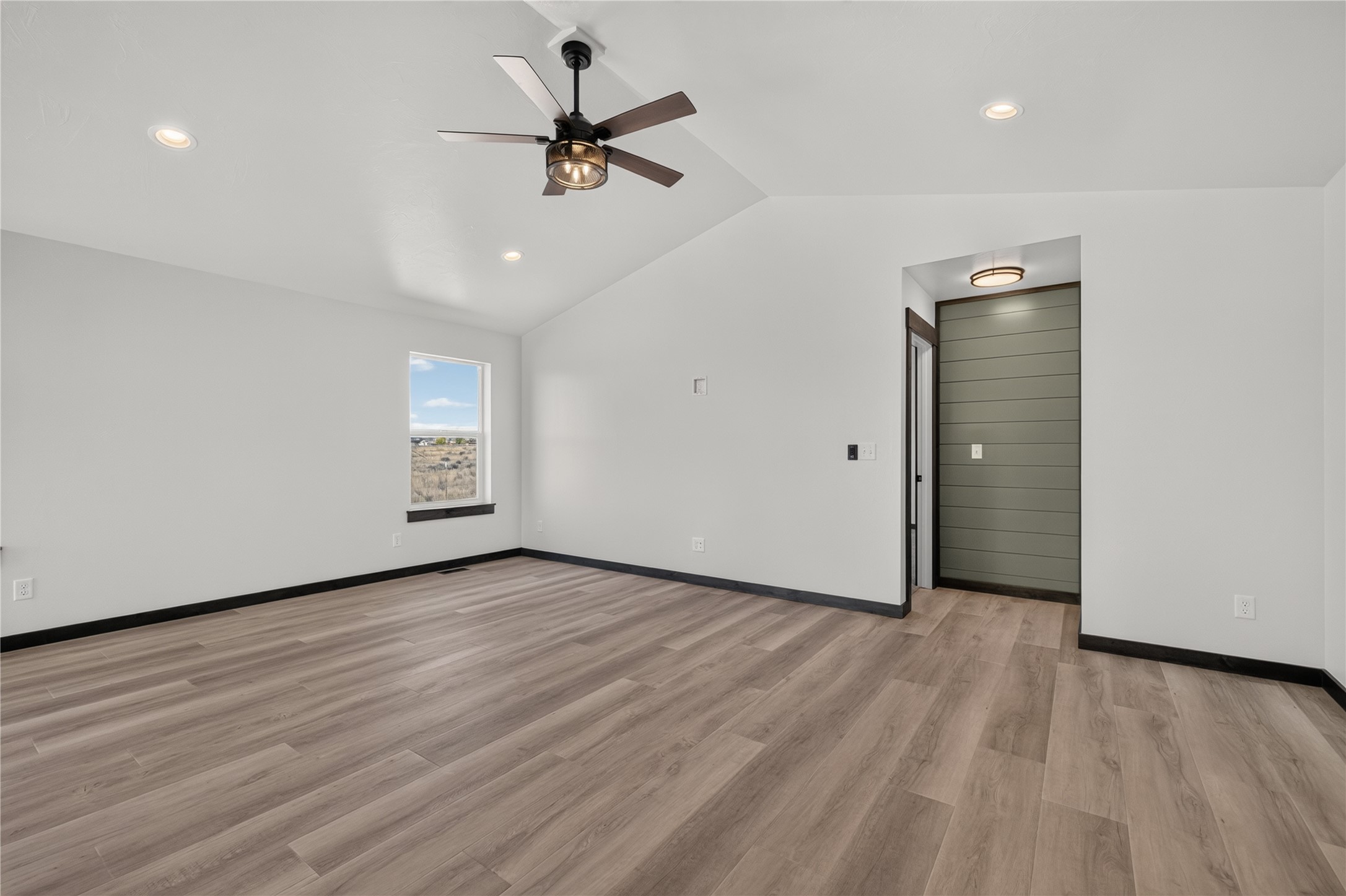 8150 Oreilly Drive Property Photo 9